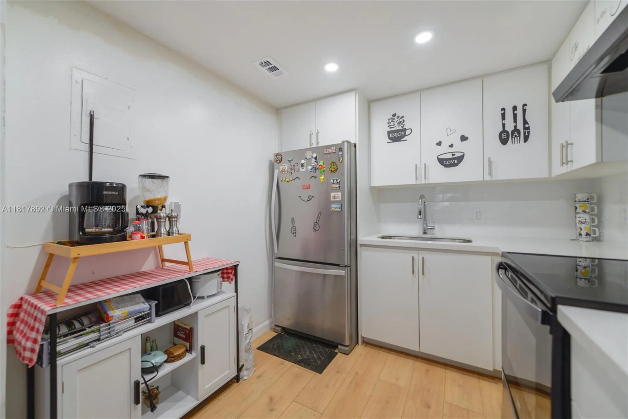 Property Slideshow image 15 of 46 | 3071 nw 47th ter 227, Lauderdale Lakes, FL, 33313