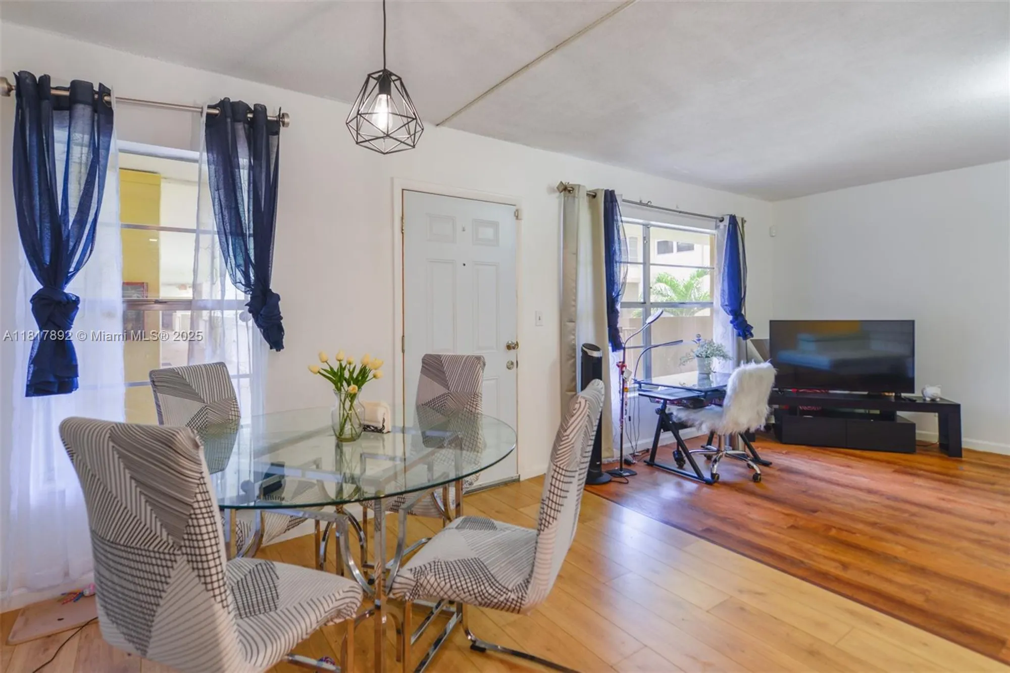 Property Slideshow image 10 of 46 | 3071 nw 47th ter 227, Lauderdale Lakes, FL, 33313