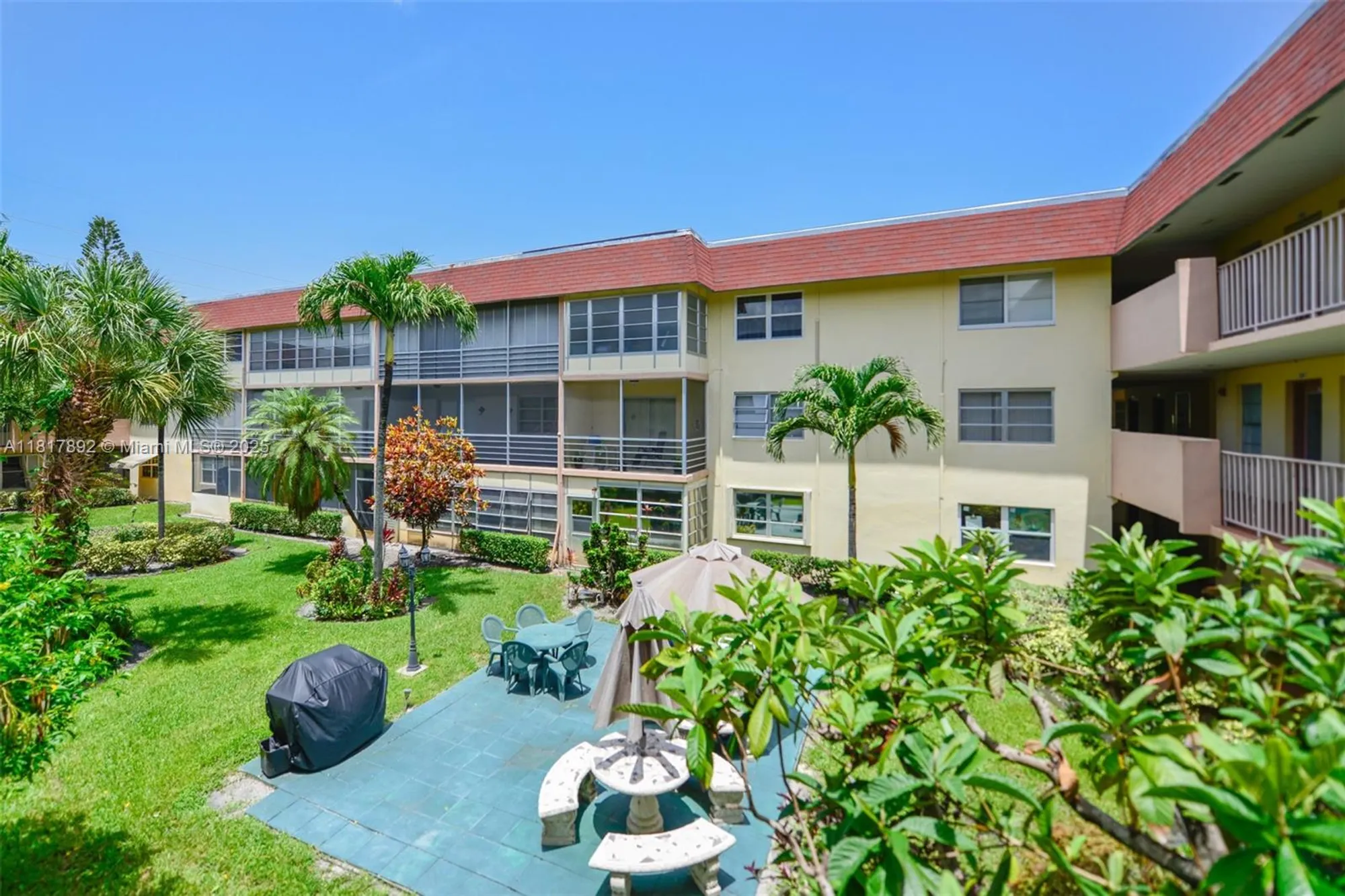 Property Slideshow image 28 of 46 | 3071 nw 47th ter 227, Lauderdale Lakes, FL, 33313