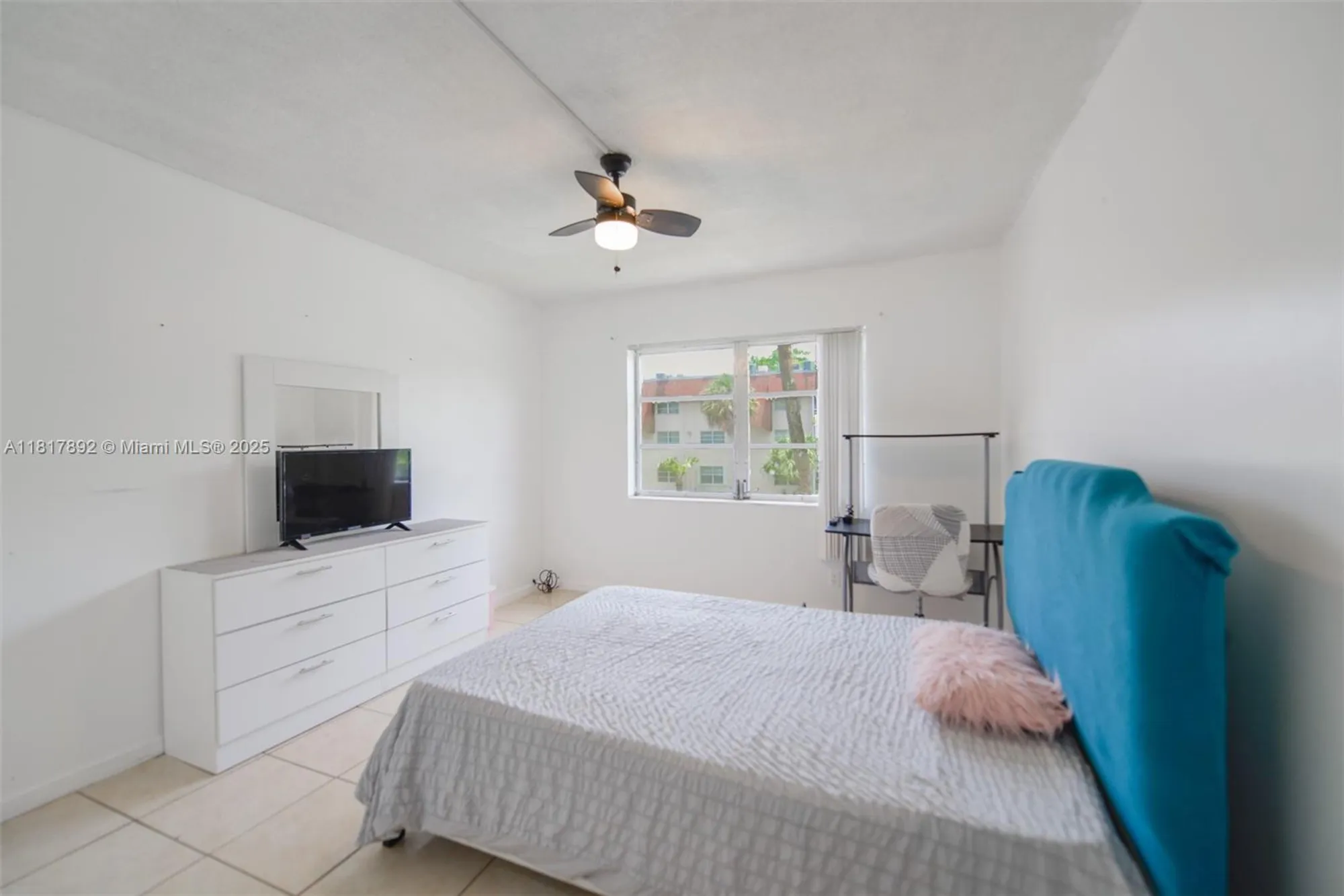 Property Slideshow image 23 of 46 | 3071 nw 47th ter 227, Lauderdale Lakes, FL, 33313