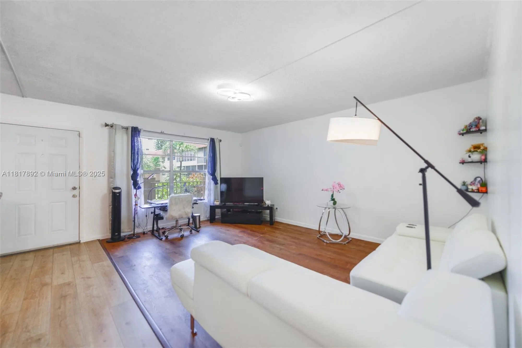 Property Slideshow image 6 of 46 | 3071 nw 47th ter 227, Lauderdale Lakes, FL, 33313