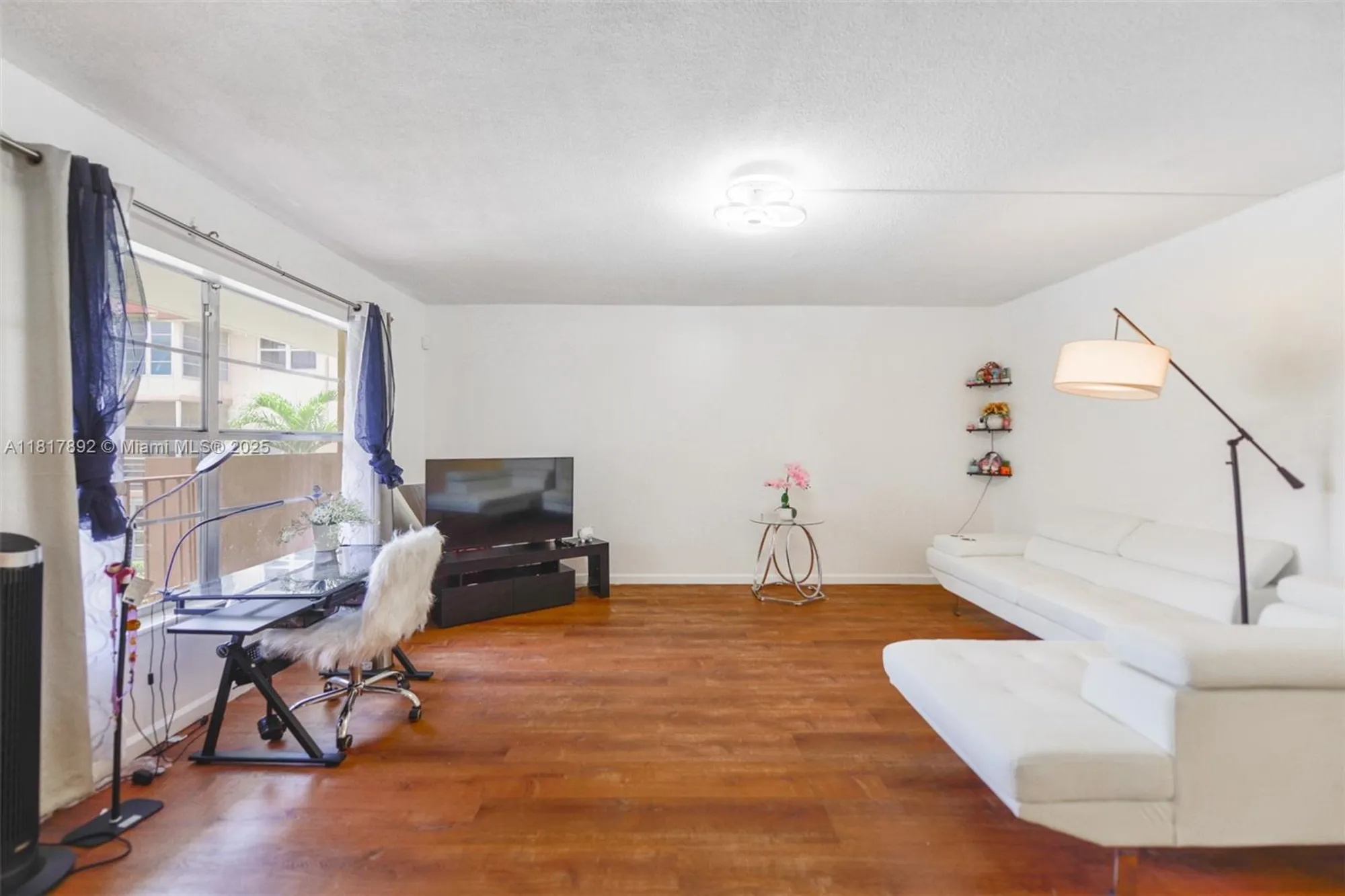 Property Slideshow image 8 of 46 | 3071 nw 47th ter 227, Lauderdale Lakes, FL, 33313