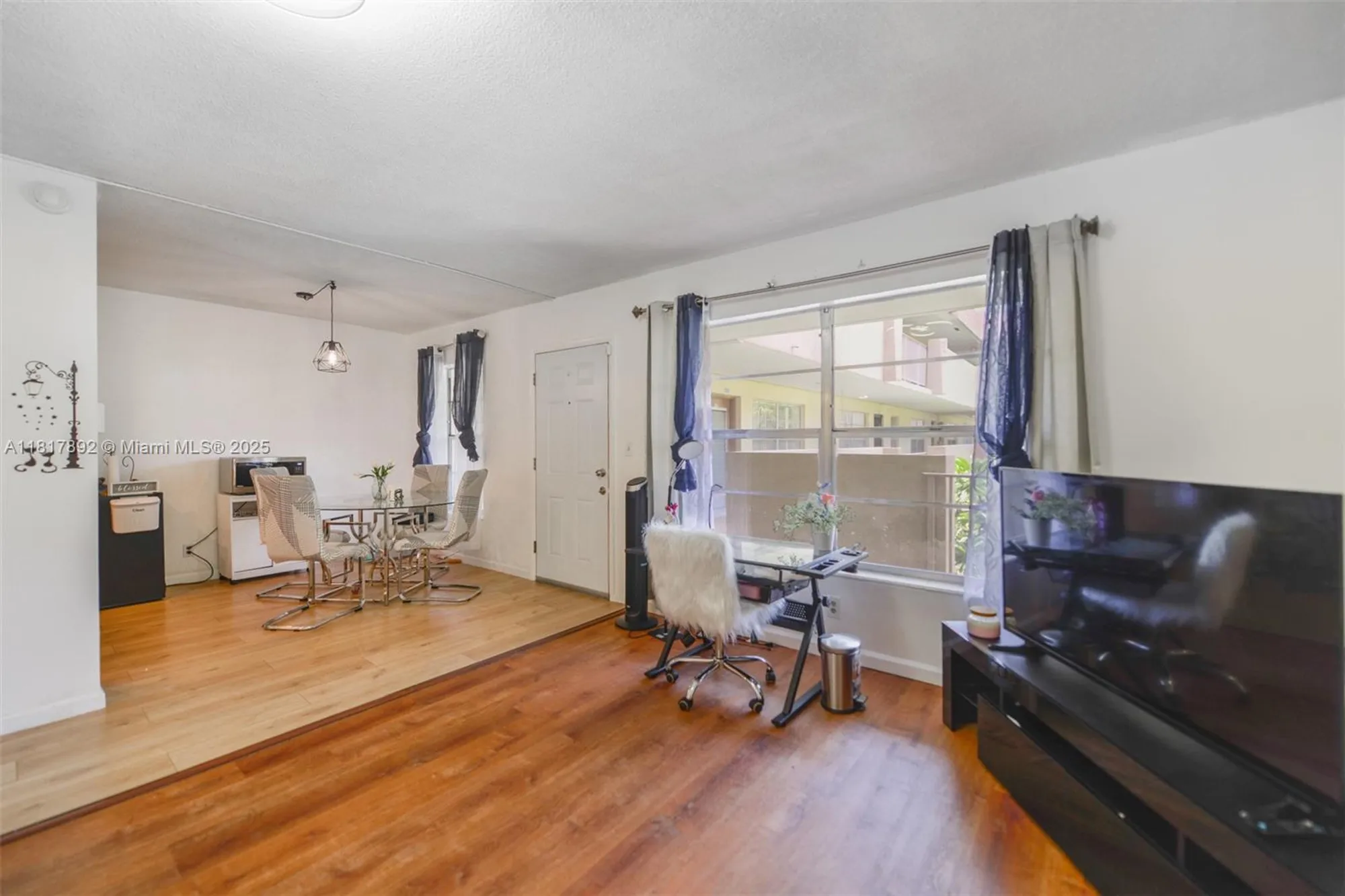 Property Slideshow image 9 of 46 | 3071 nw 47th ter 227, Lauderdale Lakes, FL, 33313