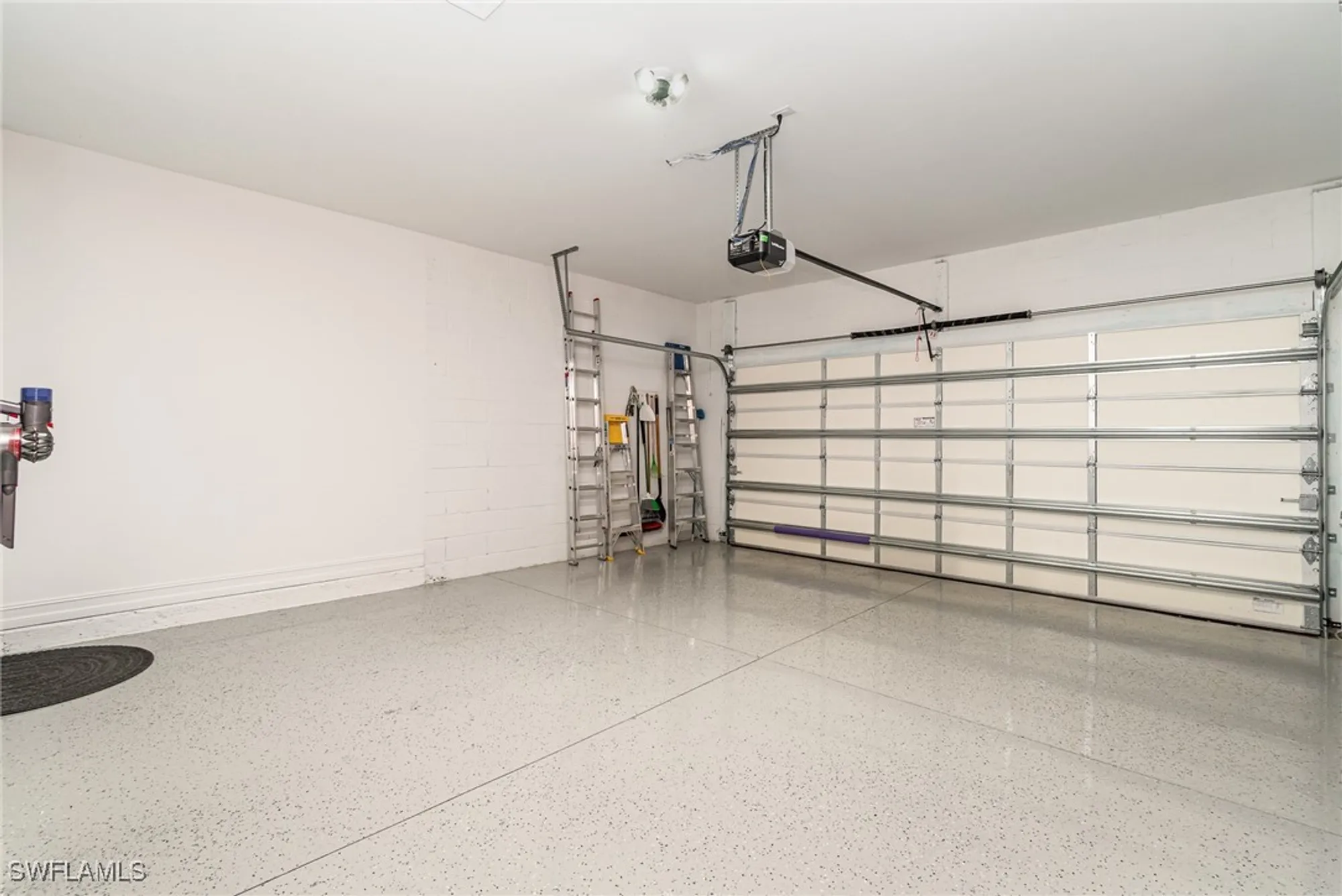 Property Slideshow image 22 of 31 | 2995 apple blossom dr, Alva, FL, 33920