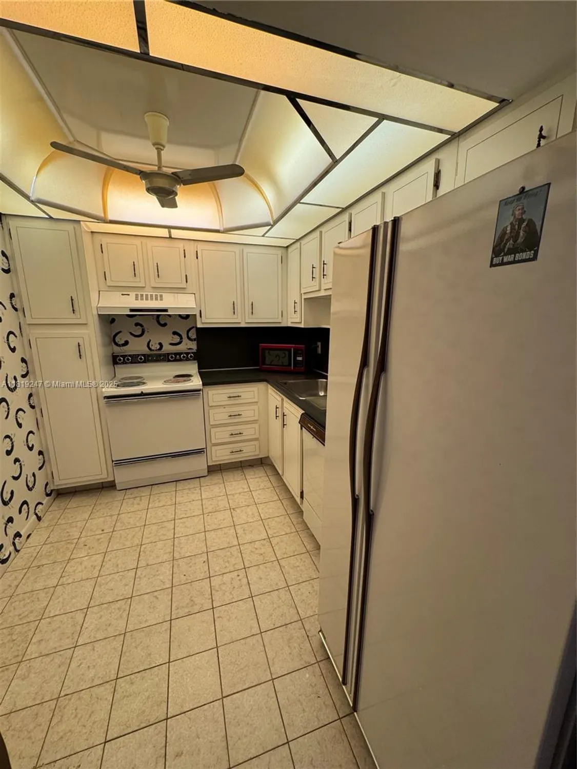 Property Slideshow image 19 of 48 | 1100 saint charles pl 203, Pembroke Pines, FL, 33026