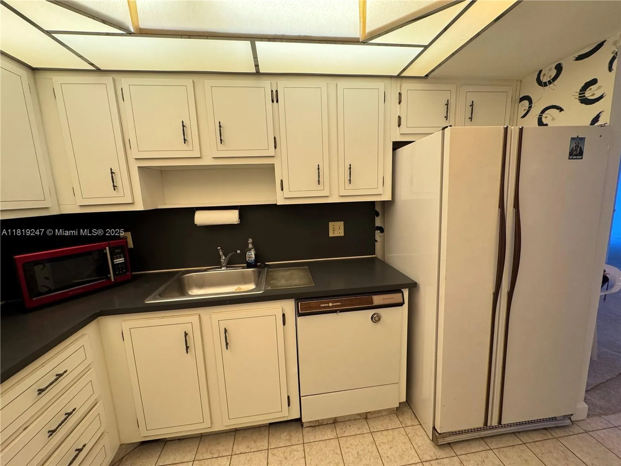 Property Slideshow image 8 of 48 | 1100 saint charles pl 203, Pembroke Pines, FL, 33026