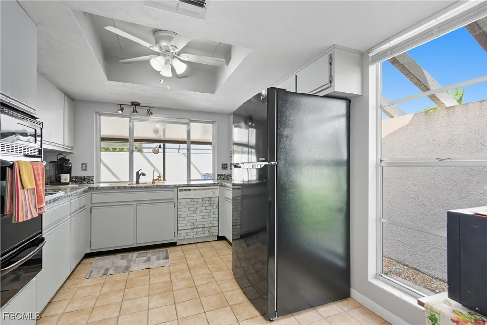 Property Slideshow image 12 of 43 | 9749 maplecrest cir, Lehigh Acres, FL, 33936