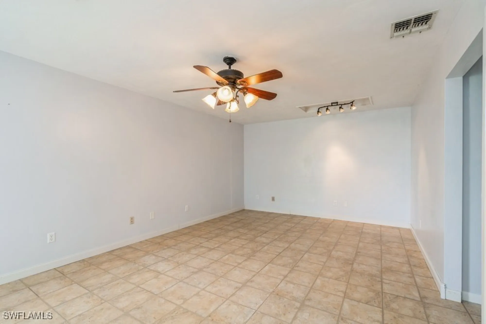 Property Slideshow image 28 of 43 | 9749 maplecrest cir, Lehigh Acres, FL, 33936