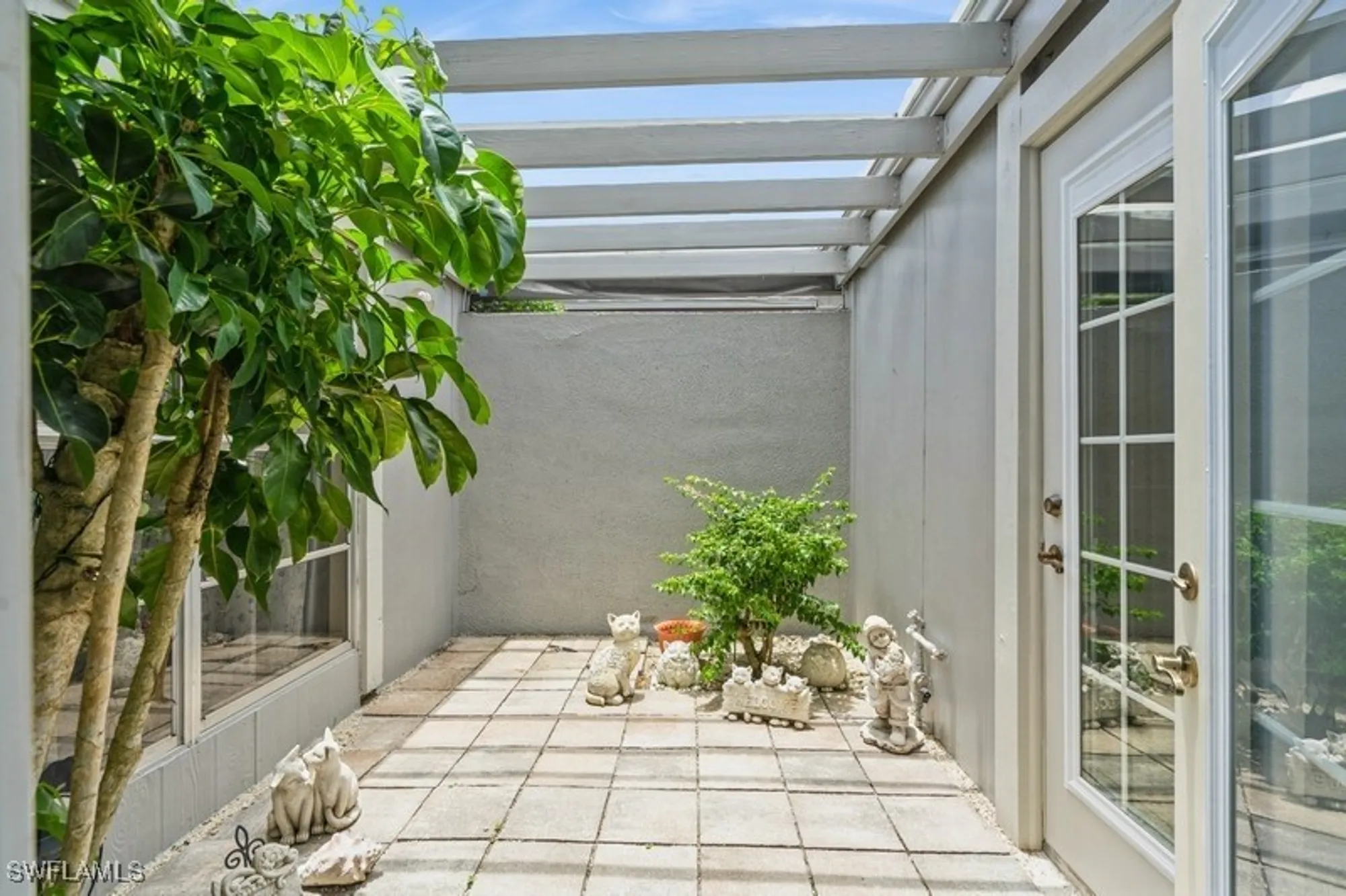 Property Slideshow image 32 of 43 | 9749 maplecrest cir, Lehigh Acres, FL, 33936