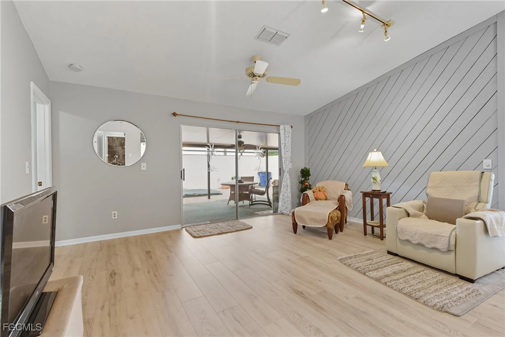 Property Slideshow image 8 of 43 | 9749 maplecrest cir, Lehigh Acres, FL, 33936