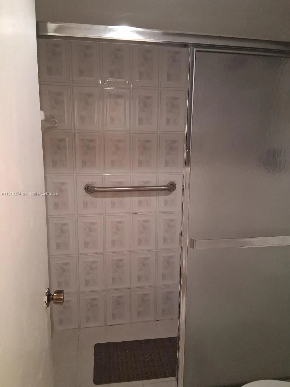 Property Slideshow image 28 of 33 | 1000 saint charles pl l2, Pembroke Pines, FL, 33026