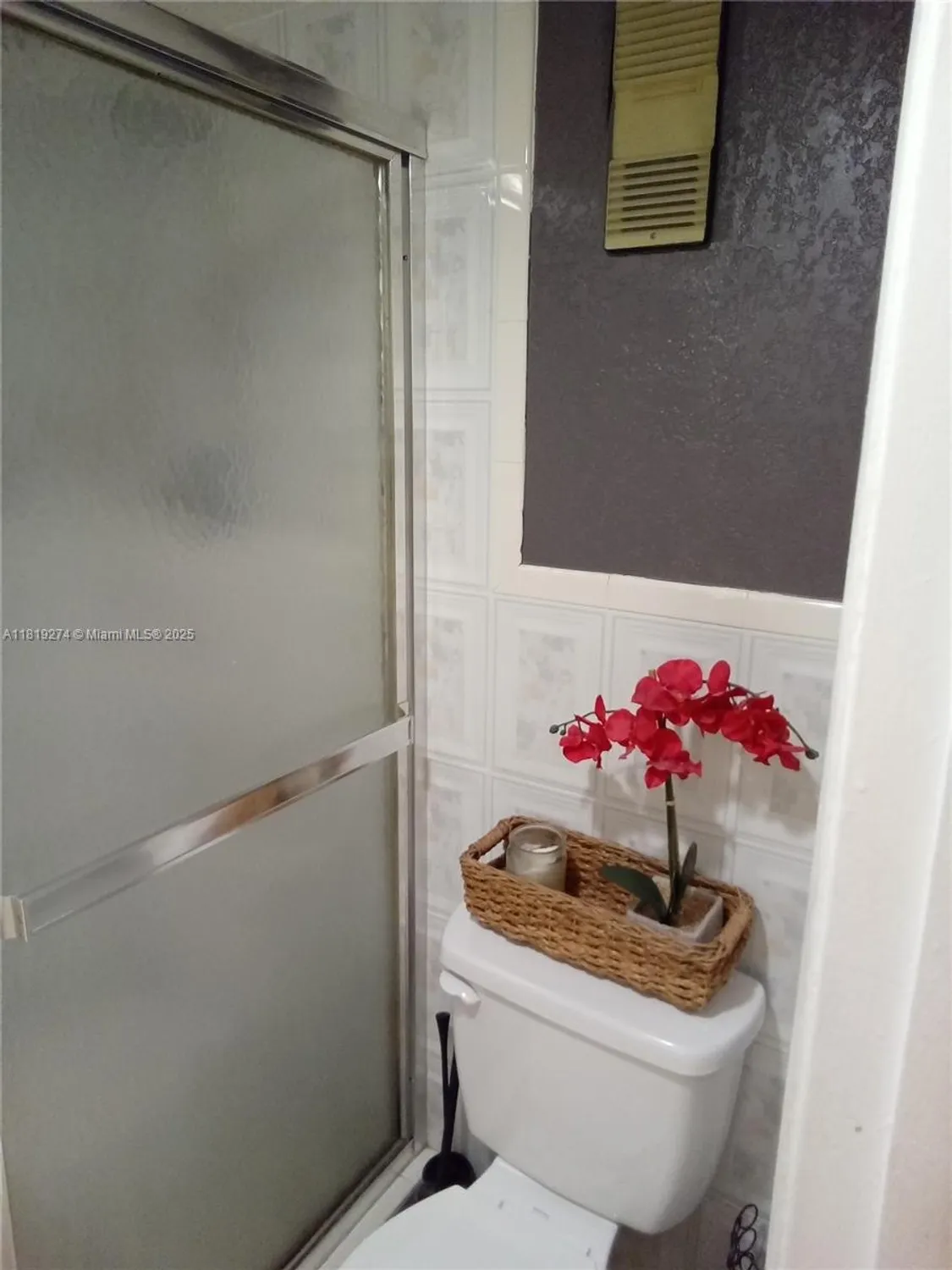 Property Slideshow image 29 of 33 | 1000 saint charles pl l2, Pembroke Pines, FL, 33026