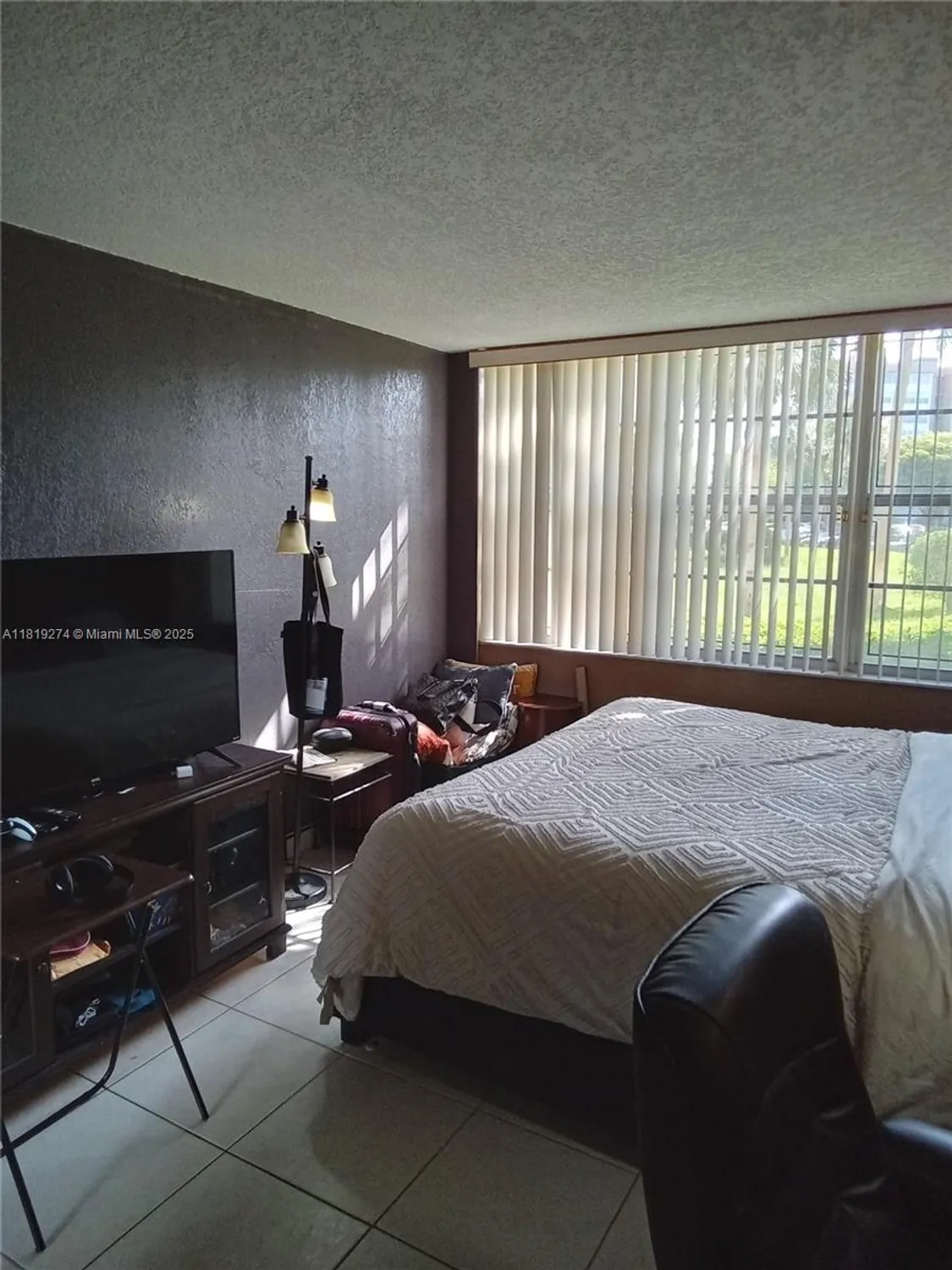 Property Slideshow image 22 of 33 | 1000 saint charles pl l2, Pembroke Pines, FL, 33026