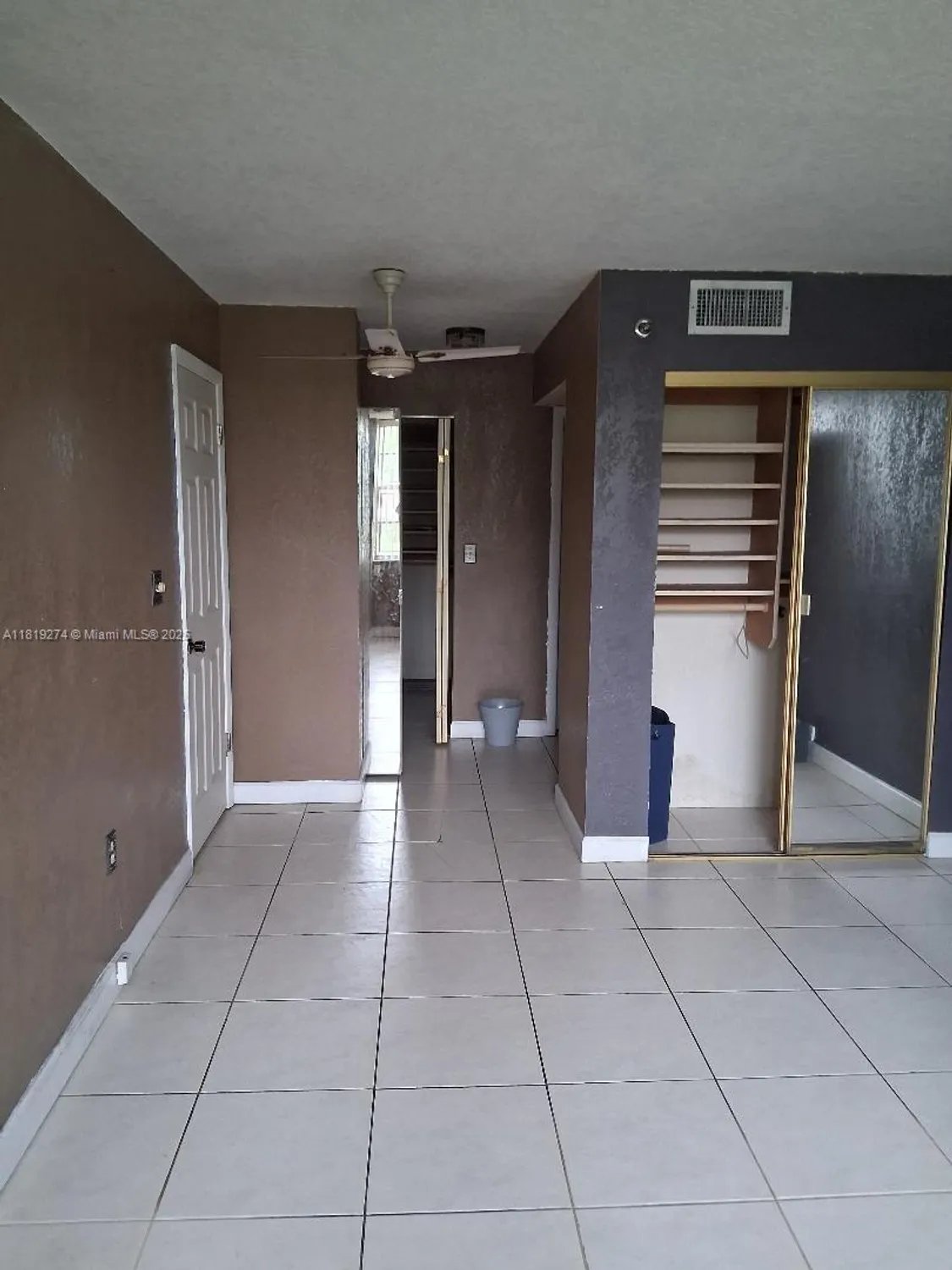 Property Slideshow image 23 of 33 | 1000 saint charles pl l2, Pembroke Pines, FL, 33026