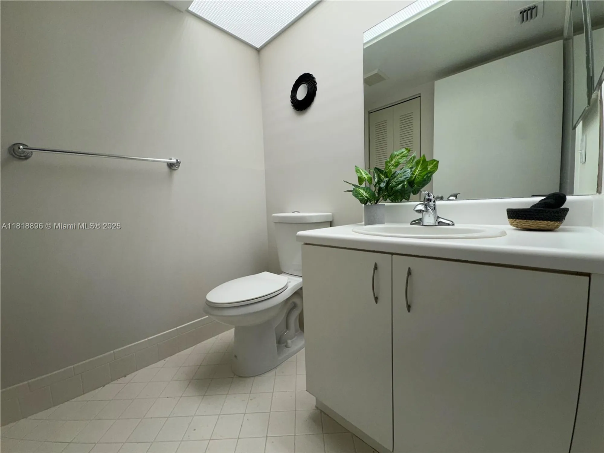 Property Slideshow image 14 of 29 | 800 sw 142nd ave 211n, Pembroke Pines, FL, 33027