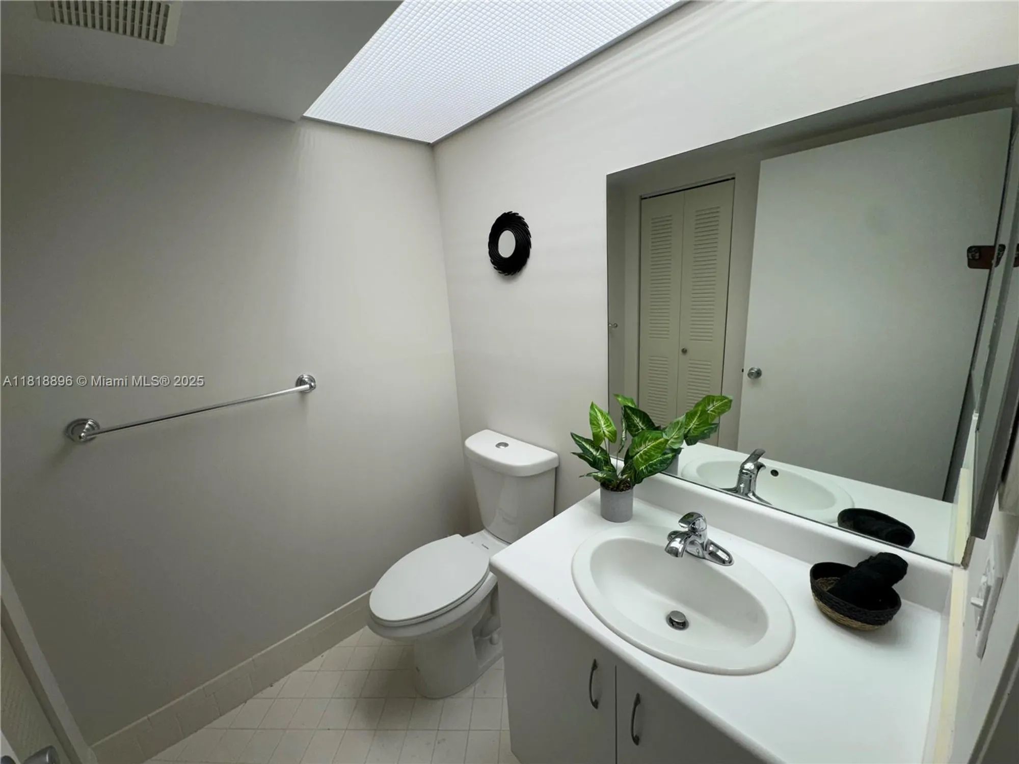 Property Slideshow image 15 of 29 | 800 sw 142nd ave 211n, Pembroke Pines, FL, 33027