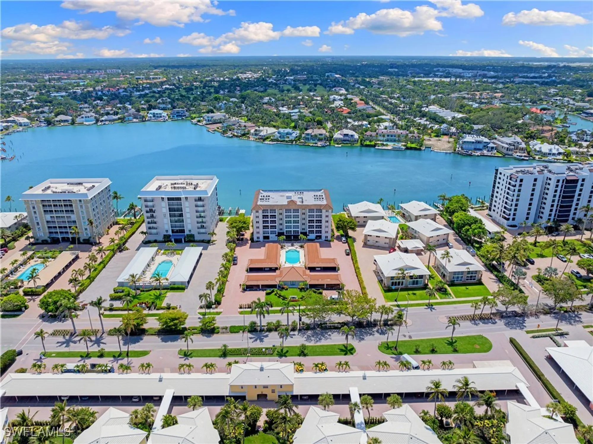 Property Slideshow image 16 of 19 | 2600 gulf shore blvd 54, Naples, FL, 34103