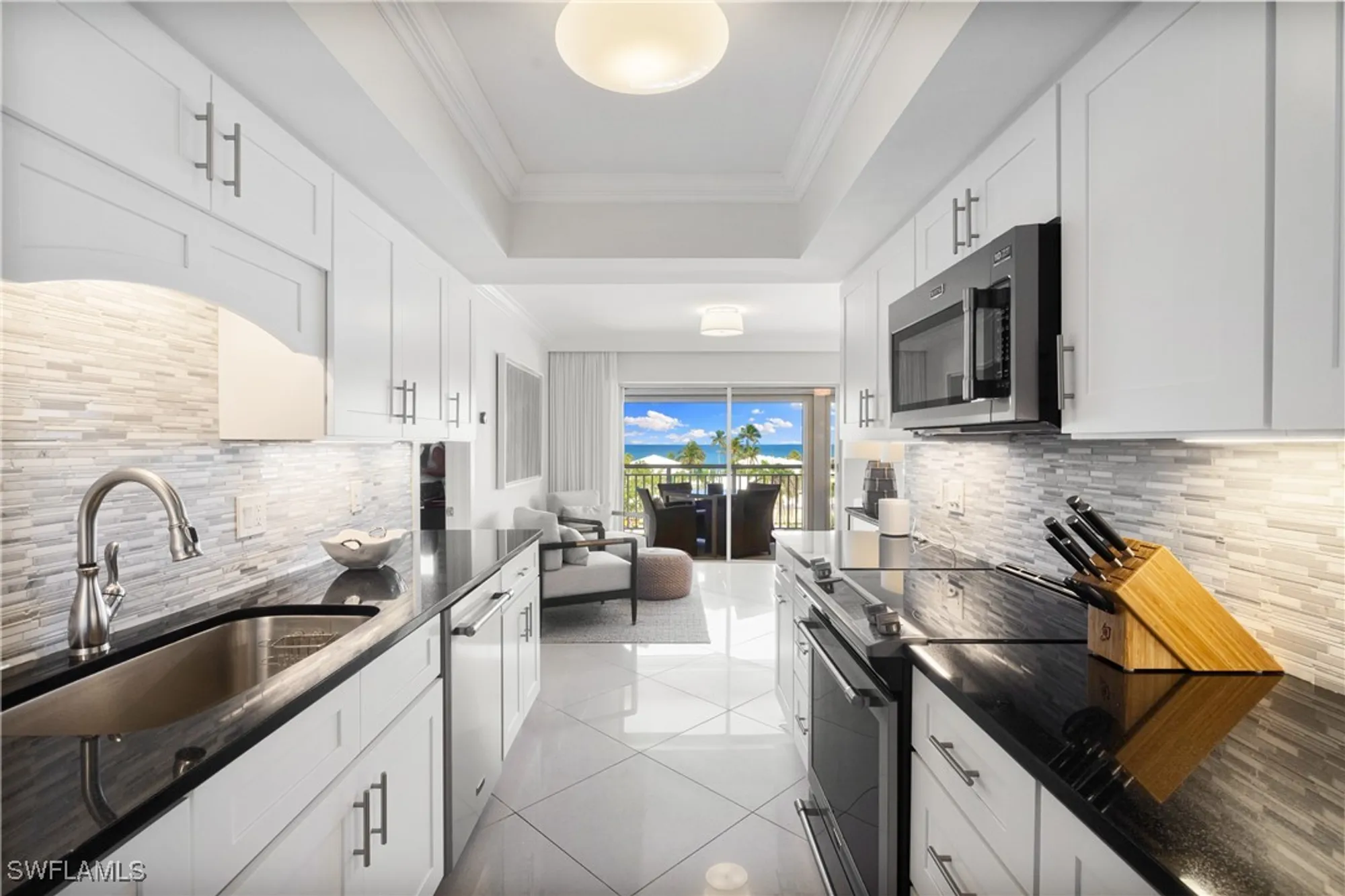 Property Slideshow image 11 of 19 | 2600 gulf shore blvd 54, Naples, FL, 34103