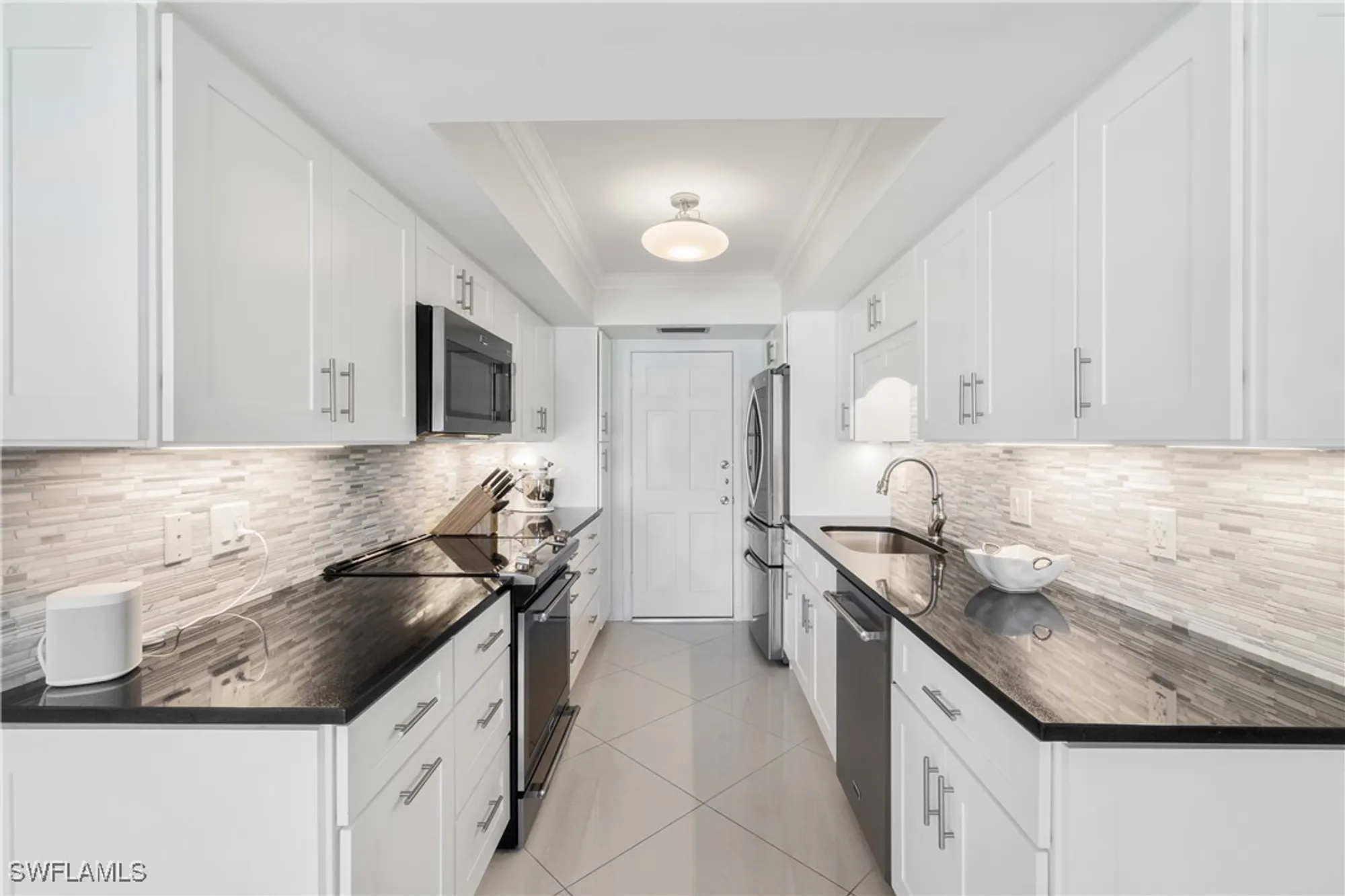 Property Slideshow image 6 of 19 | 2600 gulf shore blvd 54, Naples, FL, 34103