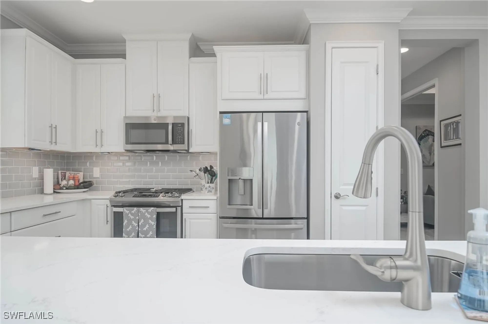 Property Slideshow image 11 of 40 | 8013 calle canovas ct, Naples, FL, 34114