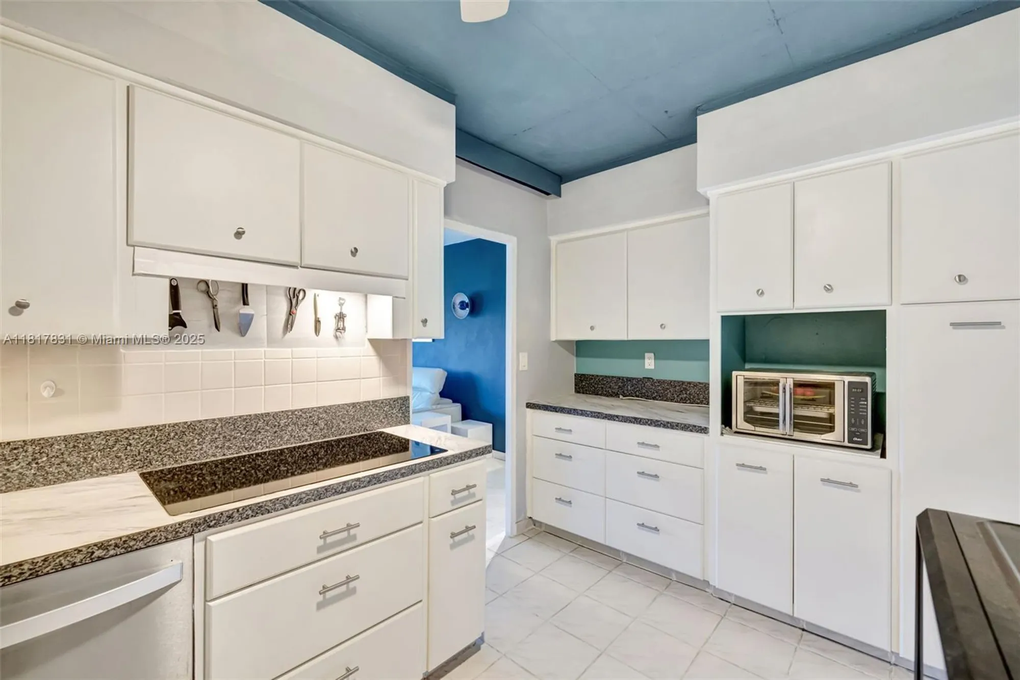 Property Slideshow image 10 of 32 | 3233 ne 34th st apt 611, Fort Lauderdale, FL, 33308