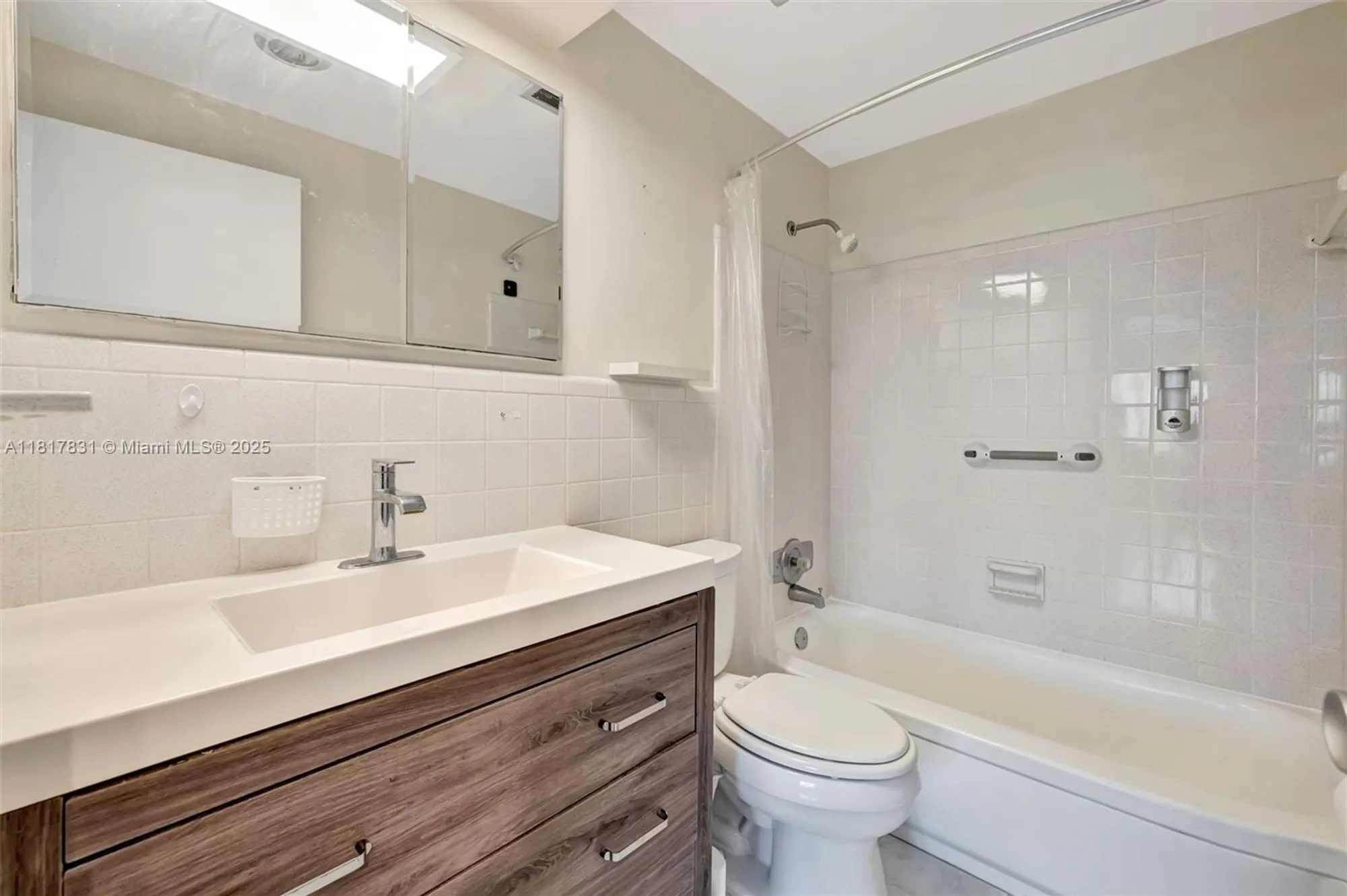 Property Slideshow image 13 of 32 | 3233 ne 34th st apt 611, Fort Lauderdale, FL, 33308