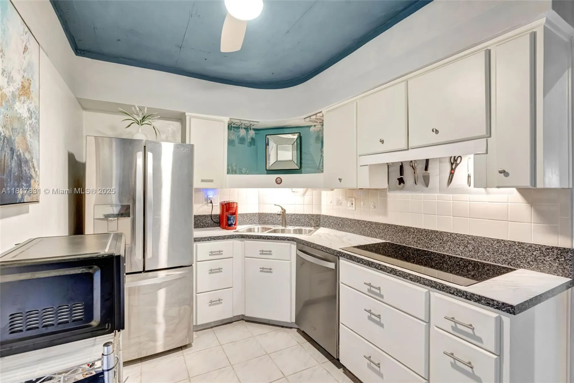 Property Slideshow image 9 of 32 | 3233 ne 34th st apt 611, Fort Lauderdale, FL, 33308