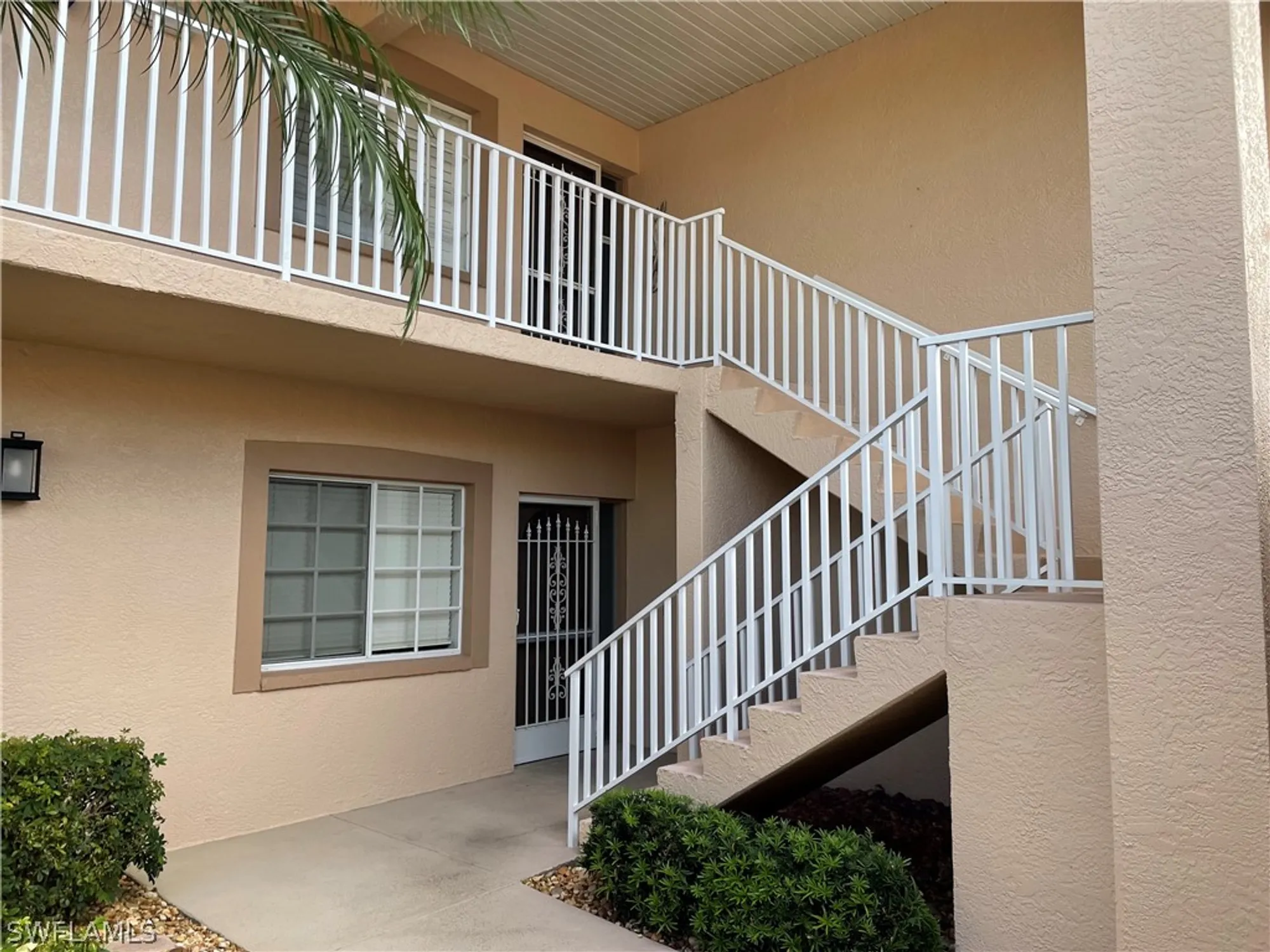 Property Slideshow image 8 of 48 | 9061 michael cir unit 2, Naples, FL, 34113