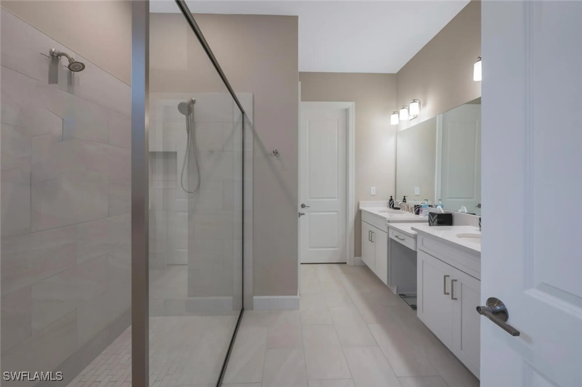 Property Slideshow image 16 of 33 | 8416 rosa ct, Naples, FL, 34114