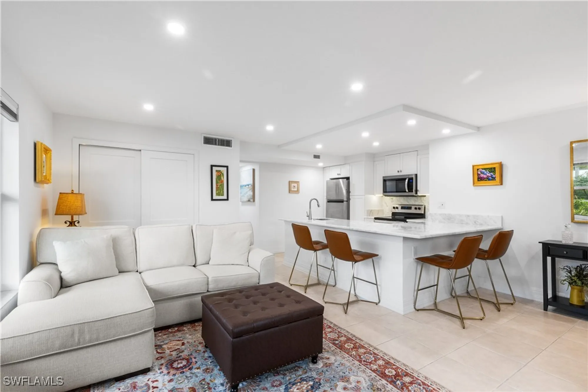 Property Slideshow image 8 of 18 | 2800 gulf shore blvd 100, Naples, FL, 34103