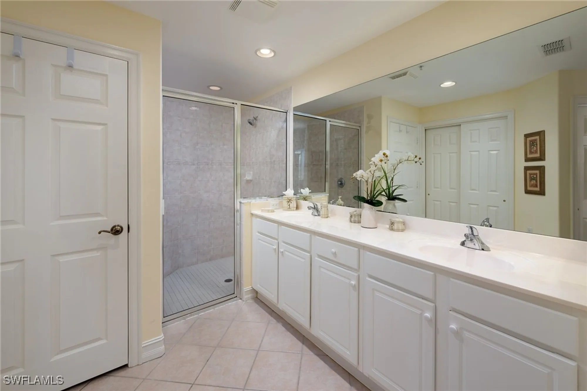 Property Slideshow image 11 of 27 | 11041 harbour yacht ct unit 102, Fort Myers, FL, 33908