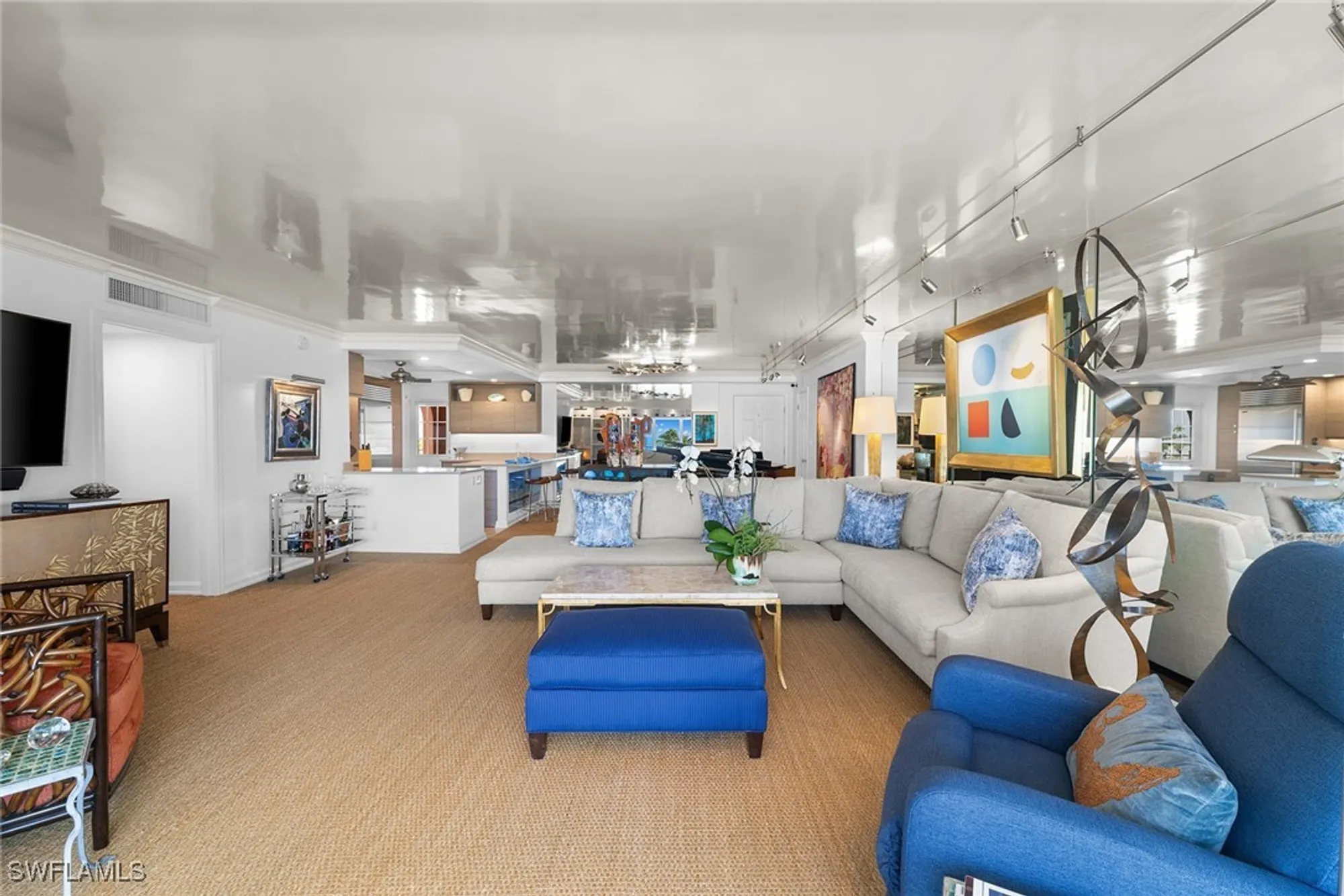 Property Slideshow image 14 of 35 | 2401 gulf shore blvd 44, Naples, FL, 34103