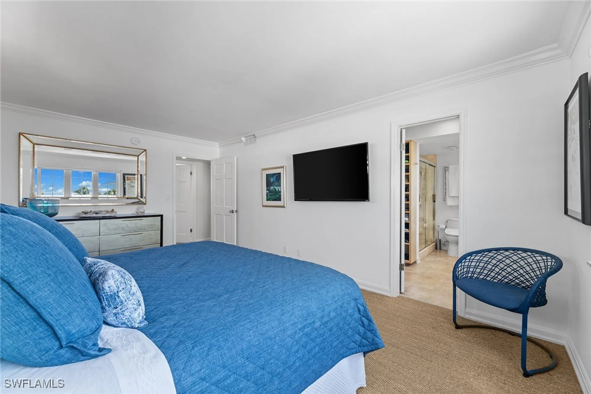 Property Slideshow image 21 of 35 | 2401 gulf shore blvd 44, Naples, FL, 34103