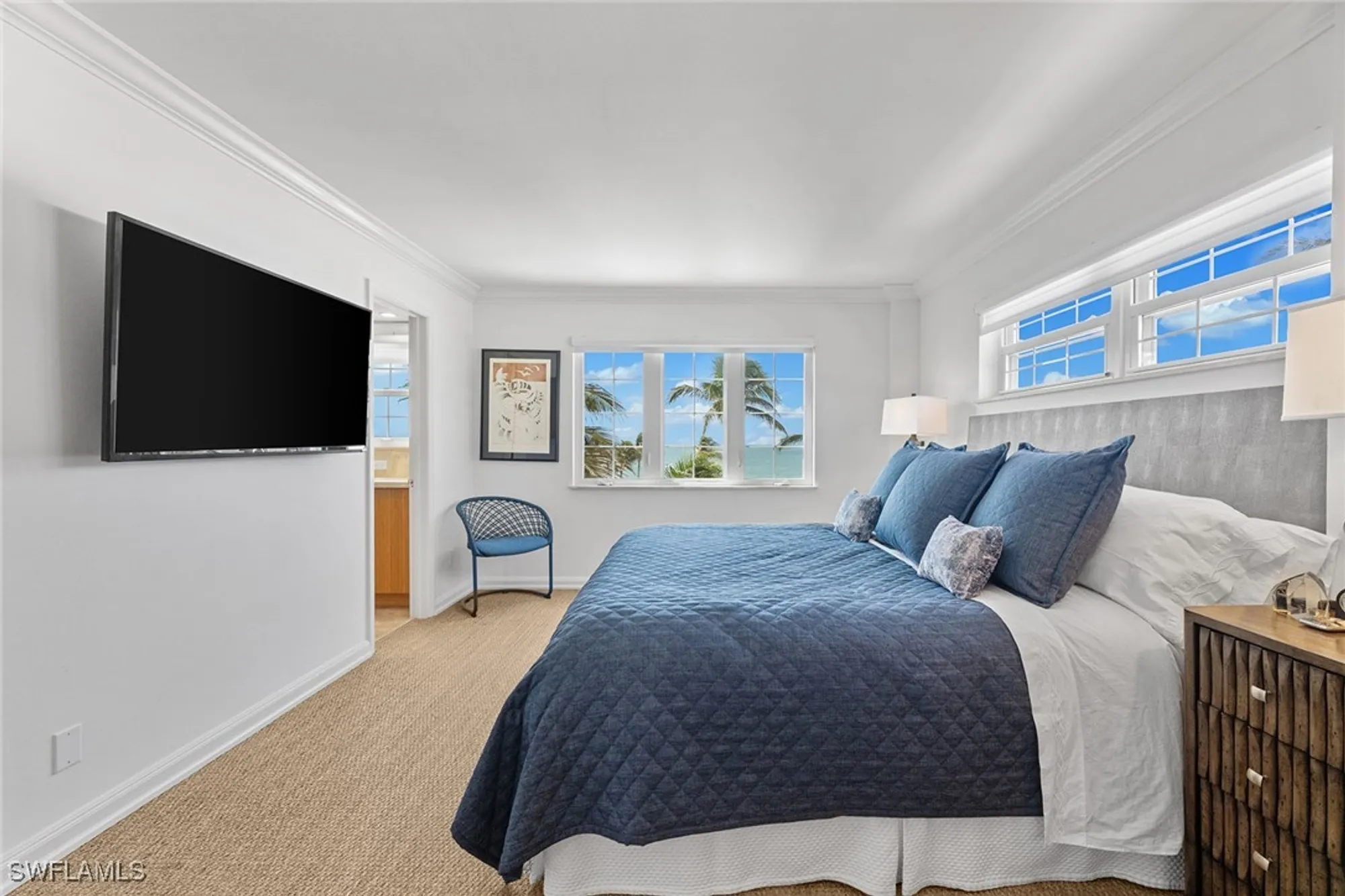 Property Slideshow image 22 of 35 | 2401 gulf shore blvd 44, Naples, FL, 34103