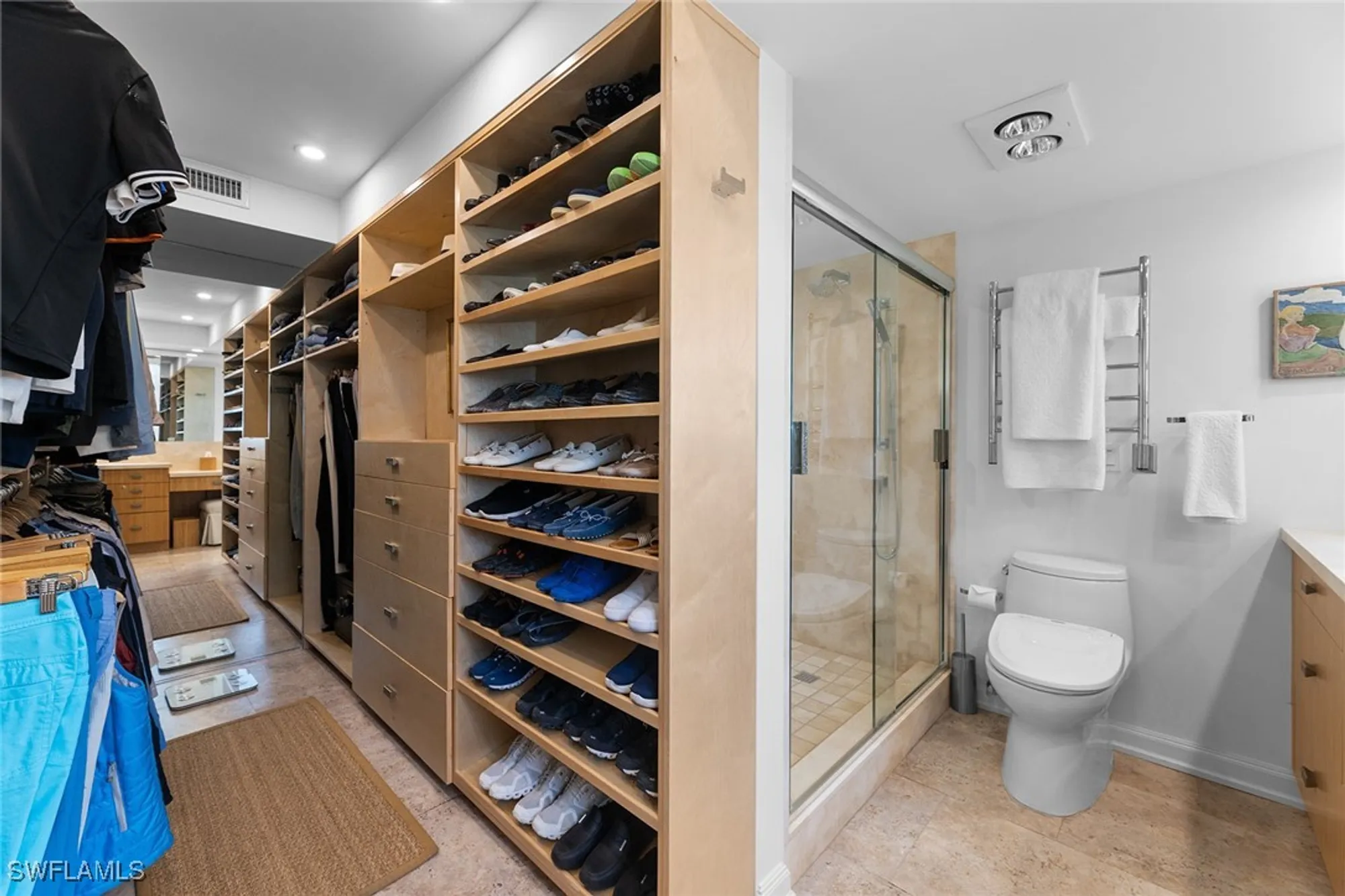 Property Slideshow image 23 of 35 | 2401 gulf shore blvd 44, Naples, FL, 34103