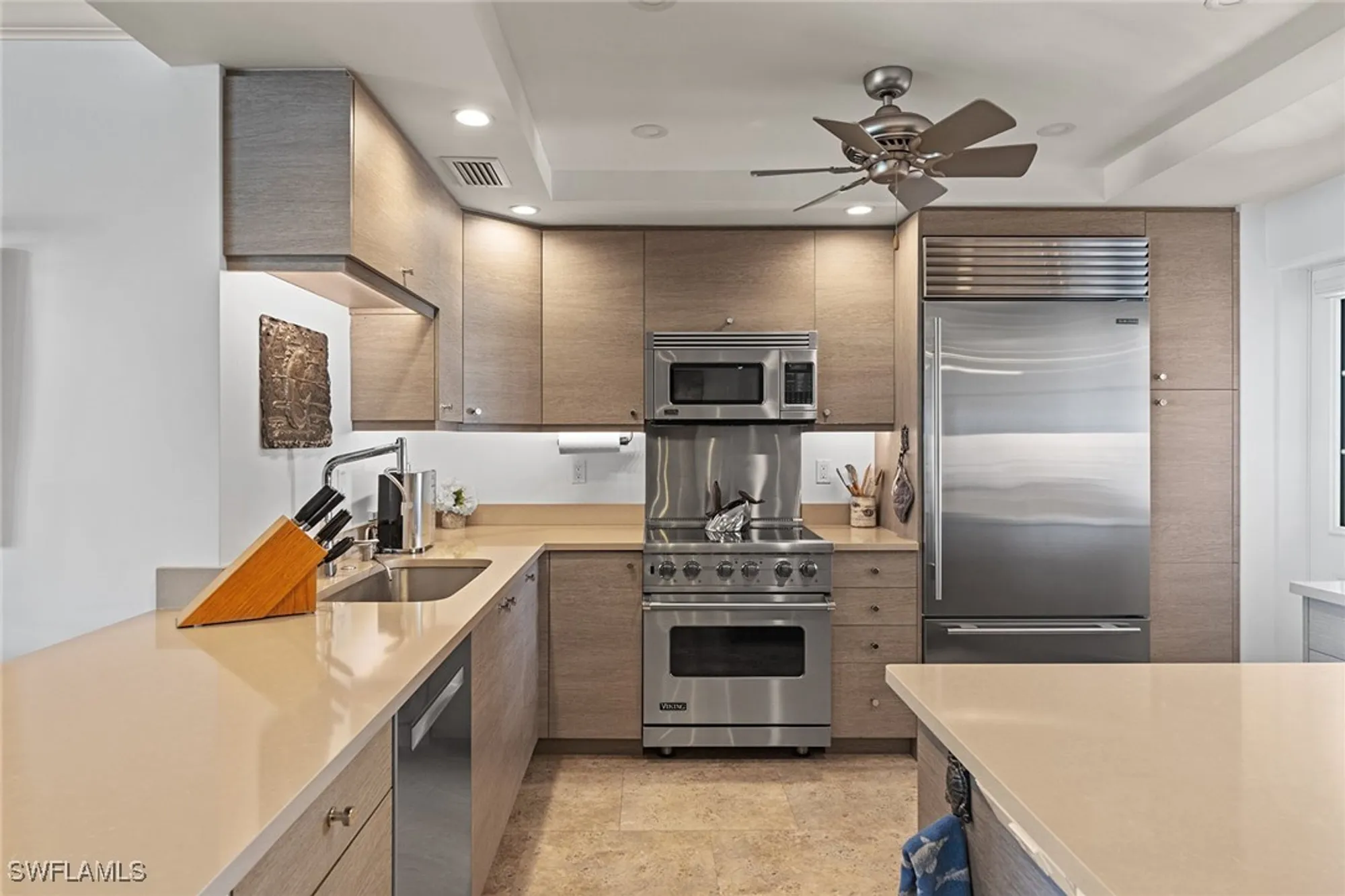 Property Slideshow image 5 of 35 | 2401 gulf shore blvd 44, Naples, FL, 34103