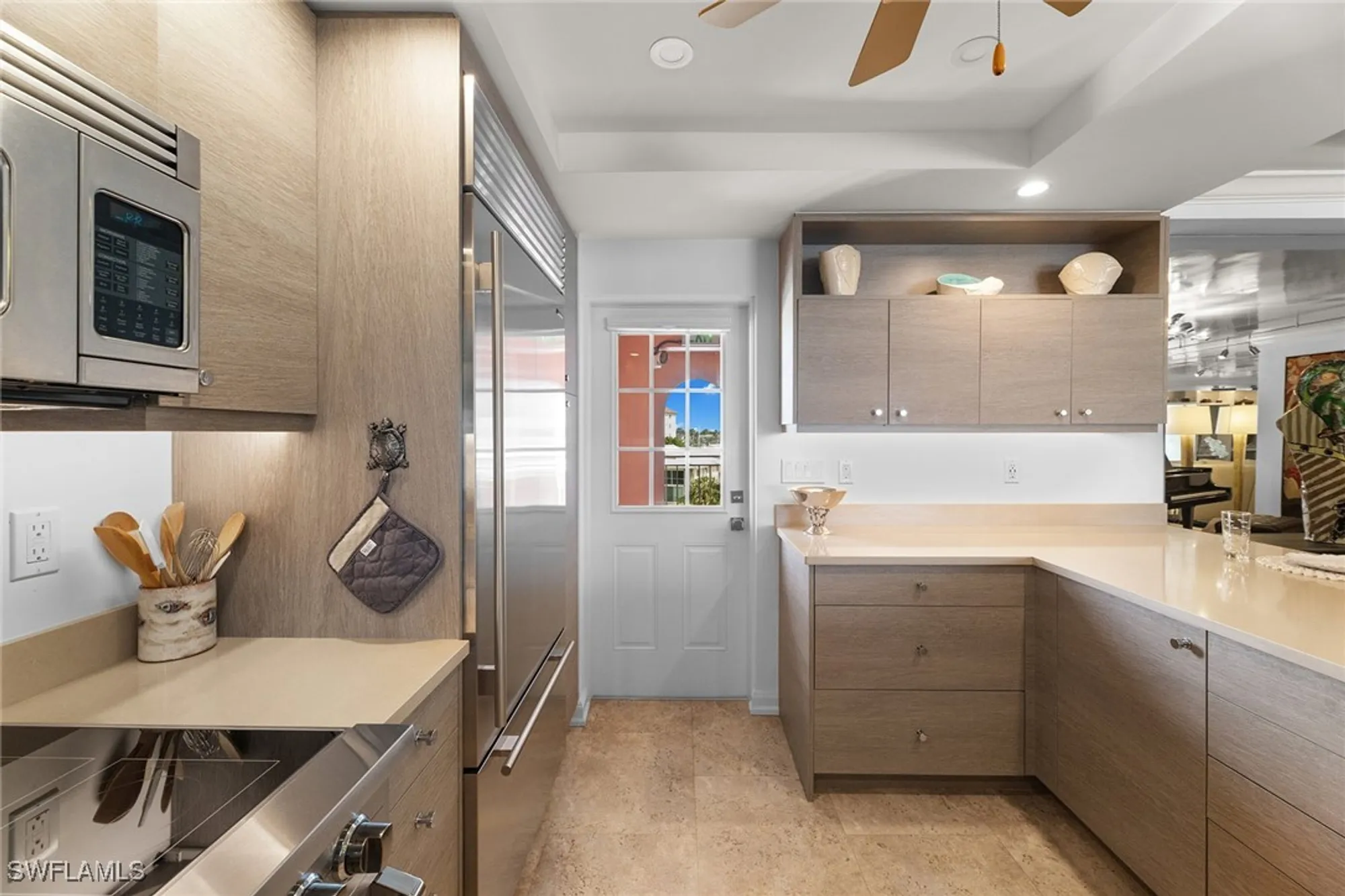 Property Slideshow image 7 of 35 | 2401 gulf shore blvd 44, Naples, FL, 34103