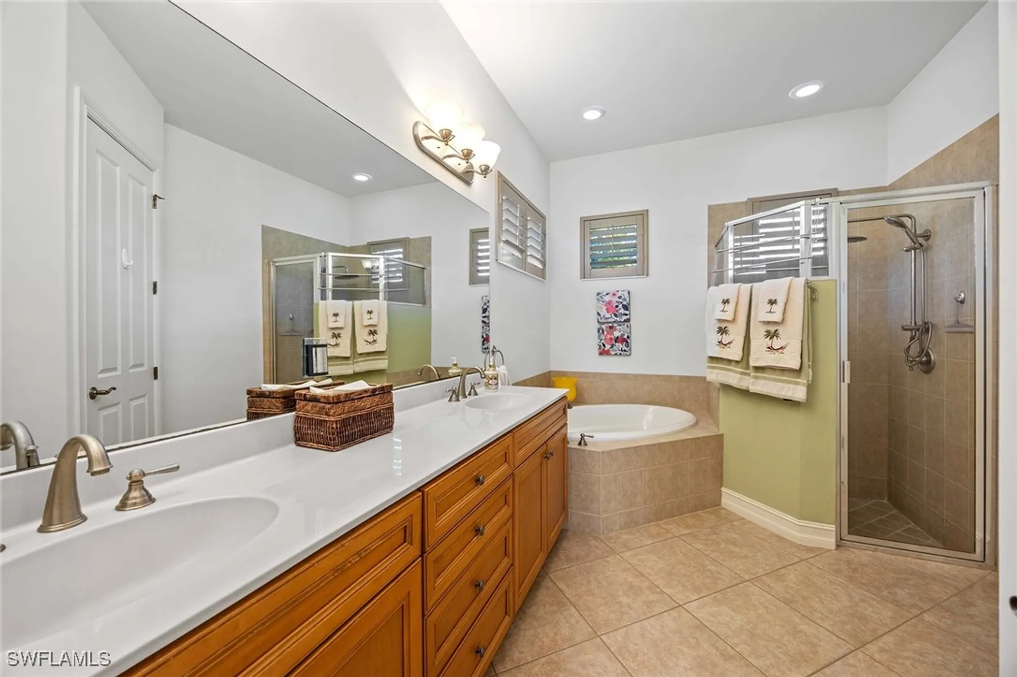 Property Slideshow image 19 of 50 | 6145 dogleg dr, Naples, FL, 34113