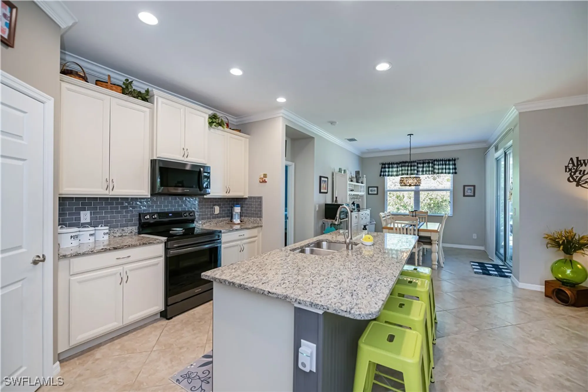 Property Slideshow image 15 of 42 | 3145 apple blossom dr, Alva, FL, 33920