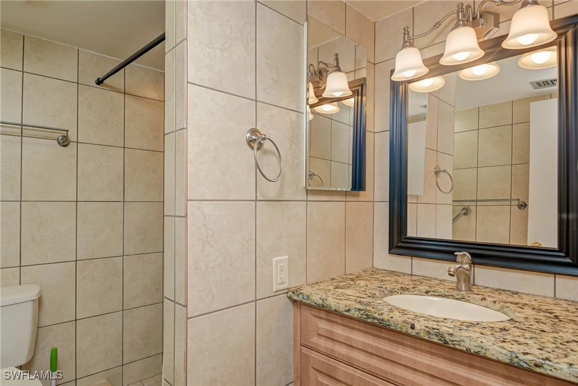 Property Slideshow image 21 of 26 | 3030 binnacle dr 305, Naples, FL, 34103