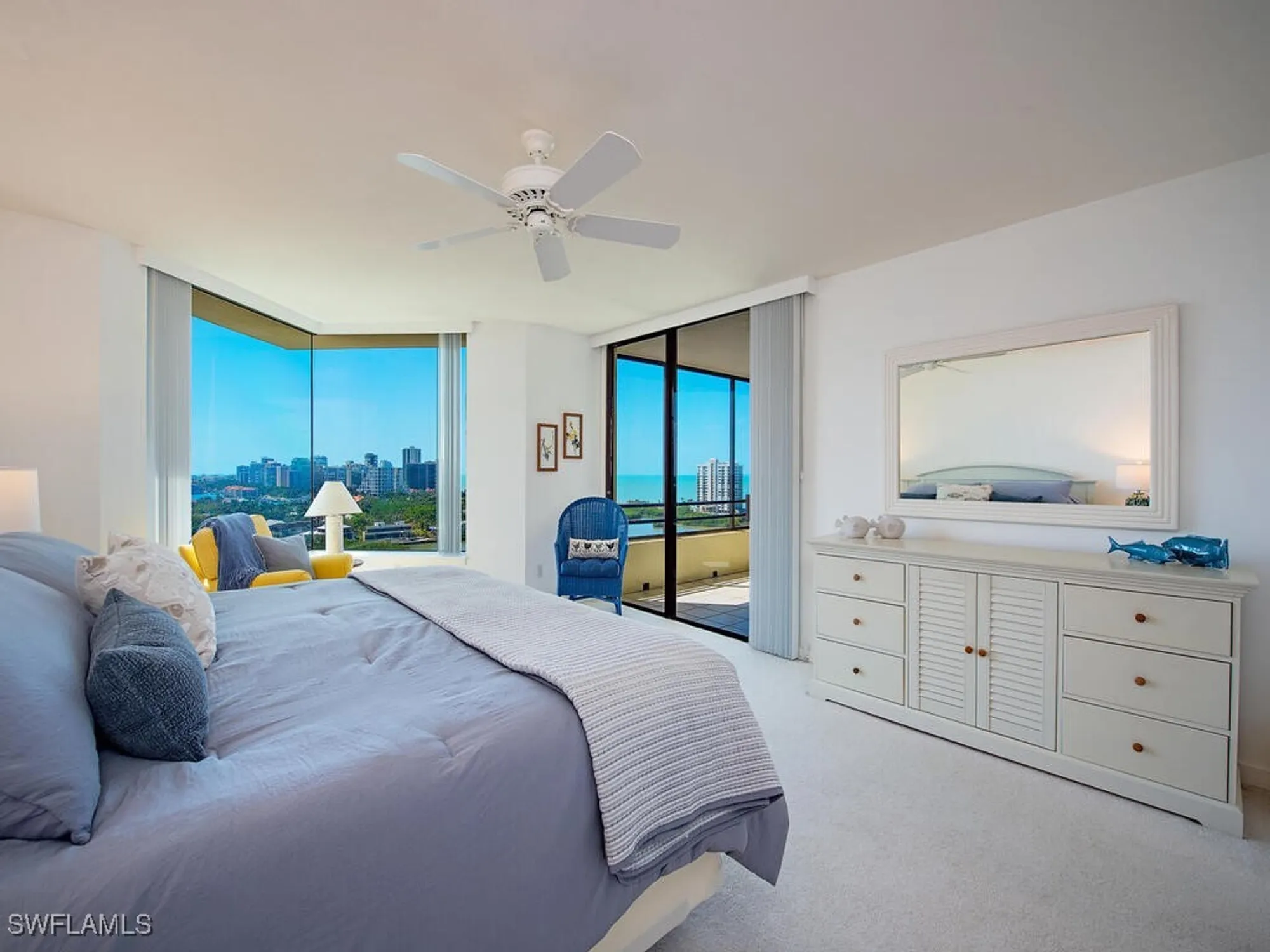 Property Slideshow image 13 of 17 | 5555 heron point dr 1602, Naples, FL, 34108