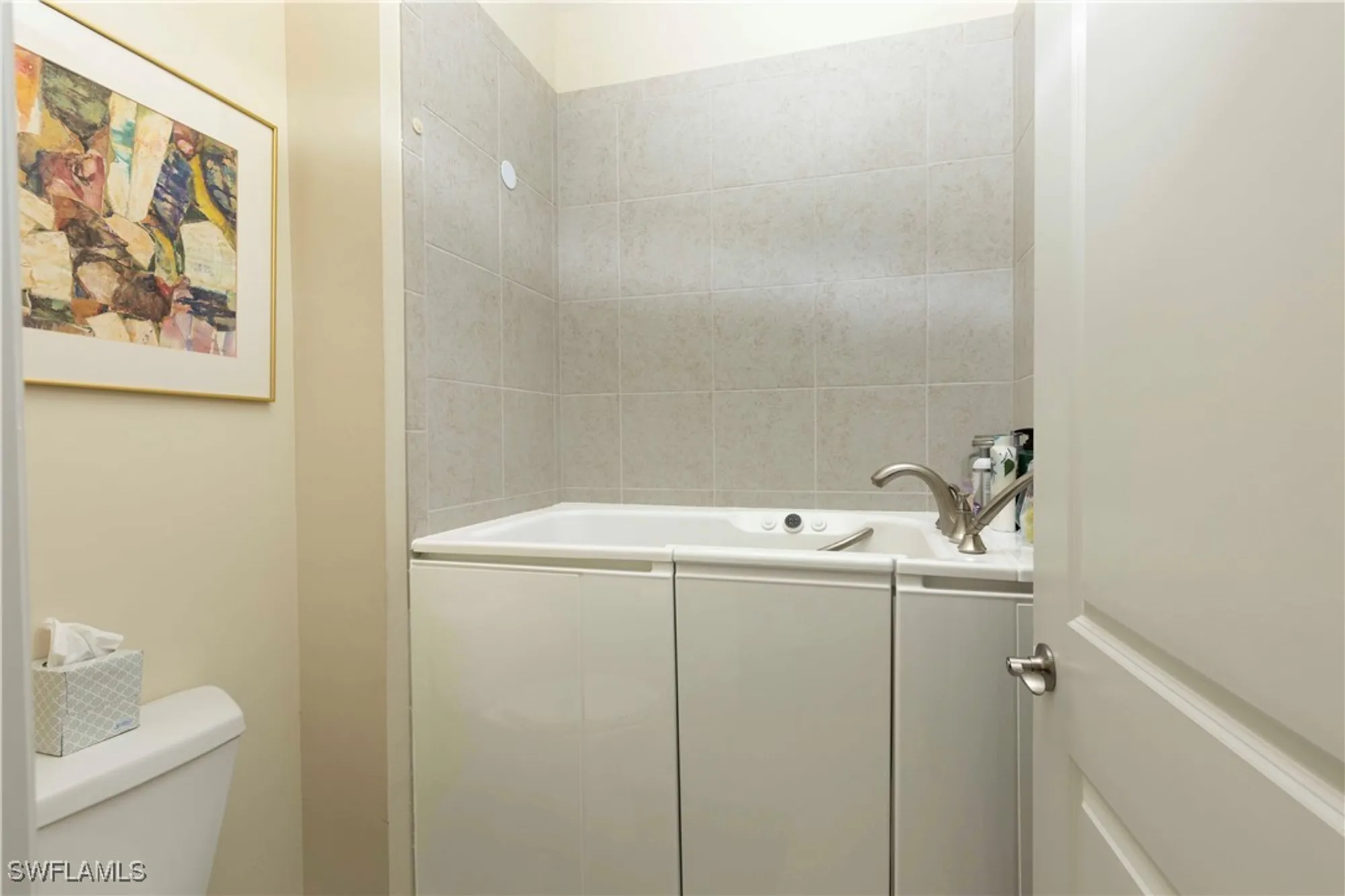 Property Slideshow image 27 of 50 | 2995 amblewind dr, Fort Myers, FL, 33905