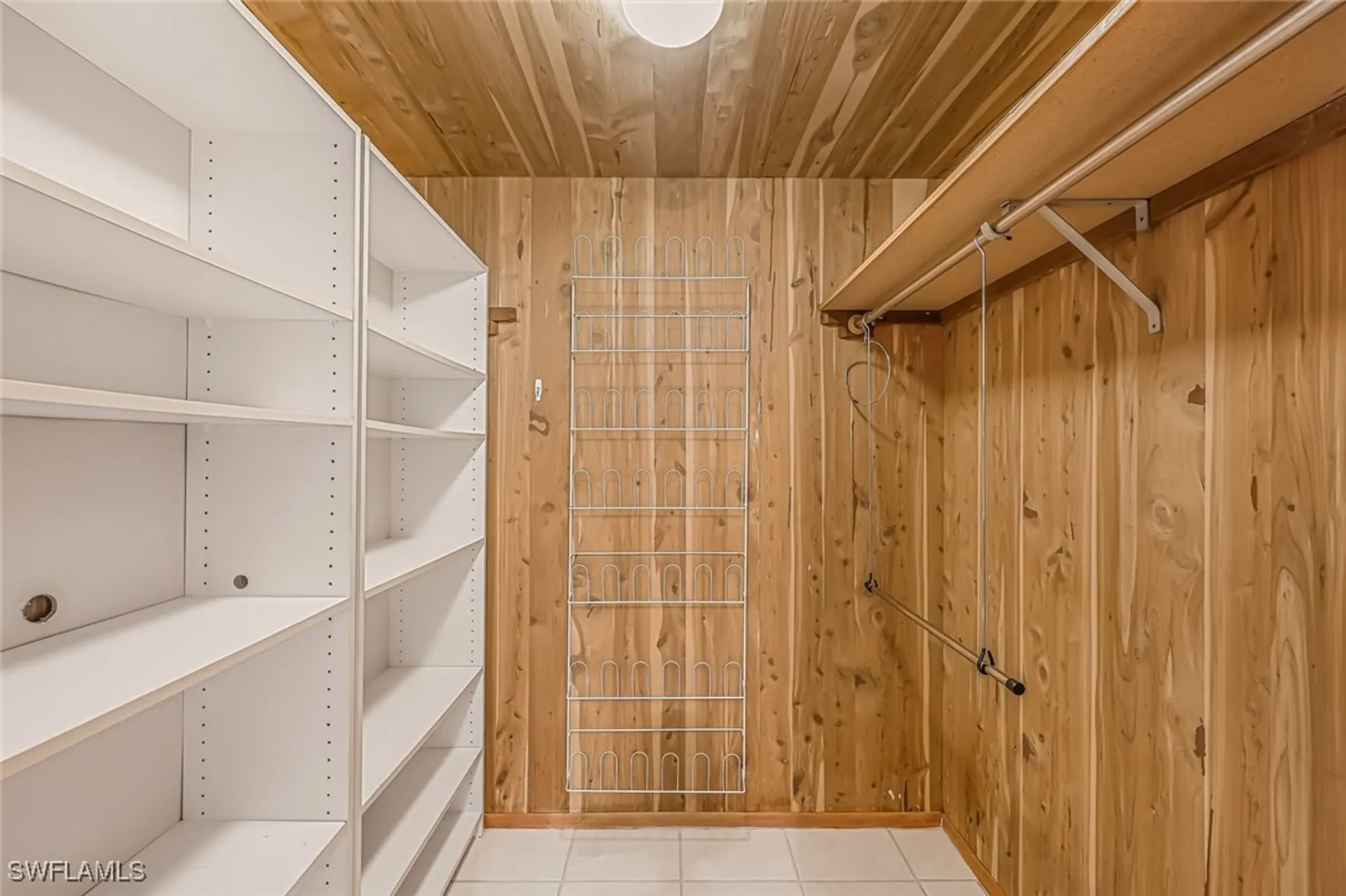 Property Slideshow image 15 of 26 | 1828 pine valley dr 101, Fort Myers, FL, 33907