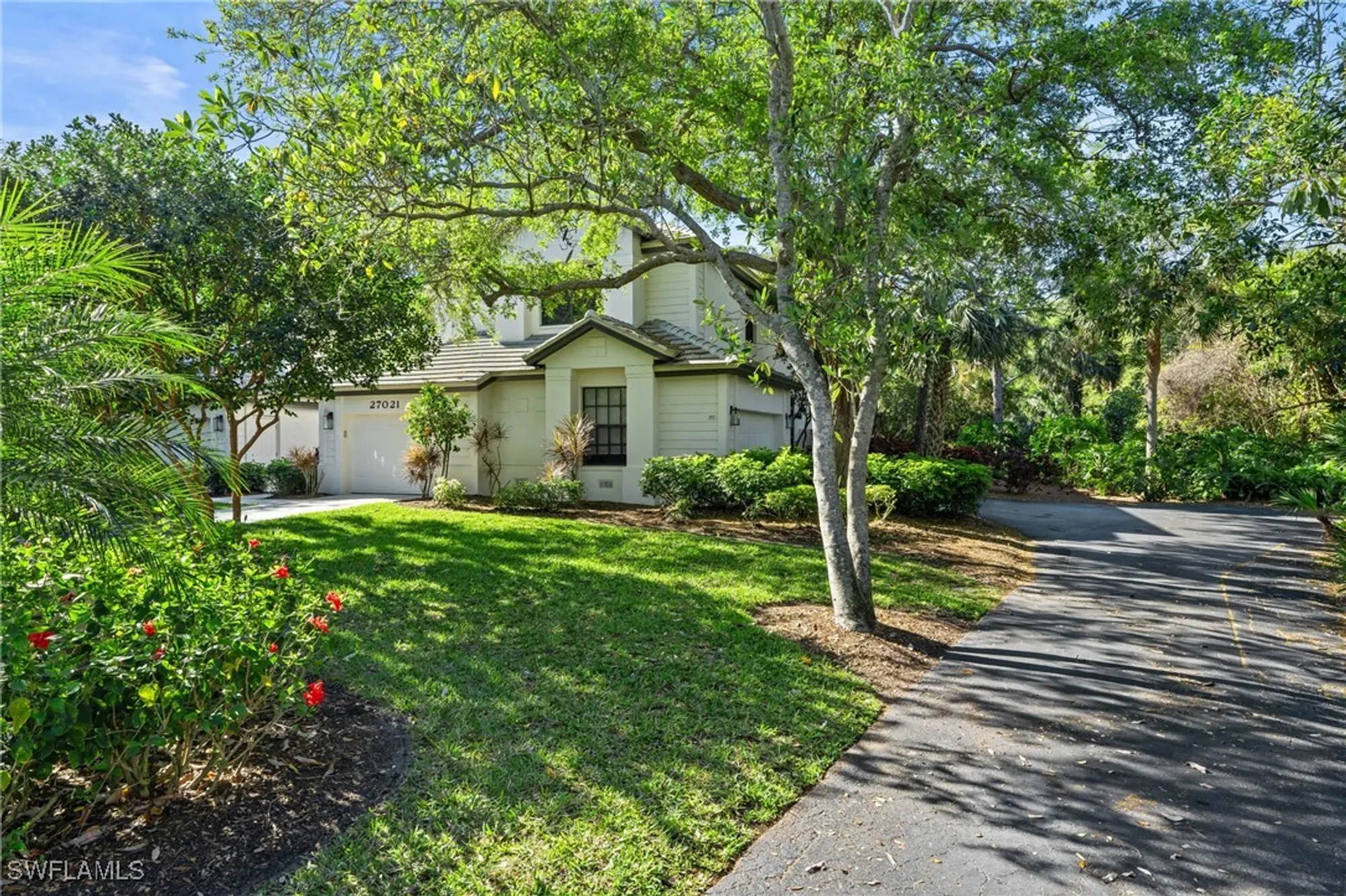 Property Slideshow image 28 of 35 | 27021 oakwood lake dr apt 102, Bonita Springs, FL, 34134
