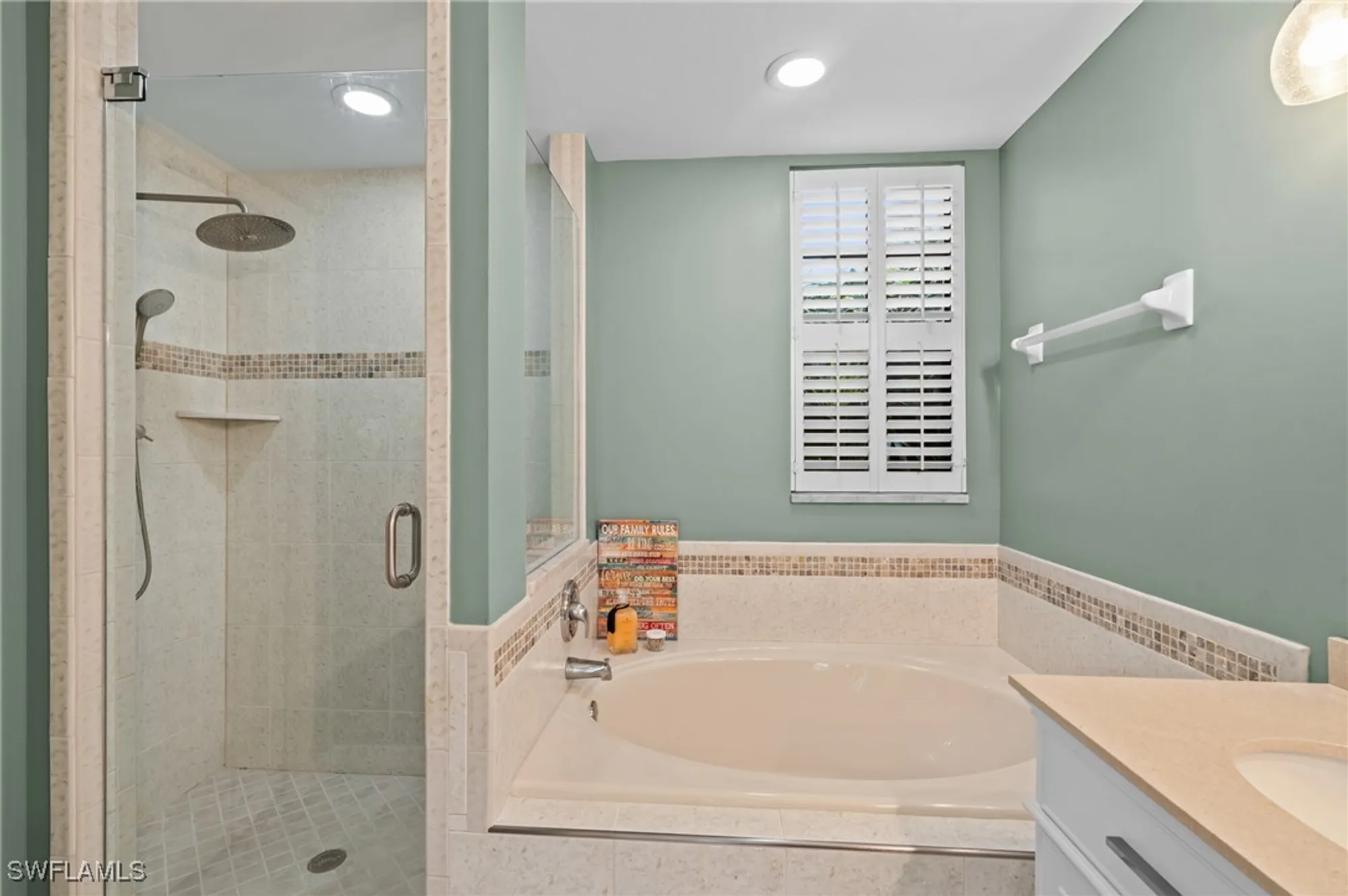 Property Slideshow image 21 of 35 | 27021 oakwood lake dr apt 102, Bonita Springs, FL, 34134