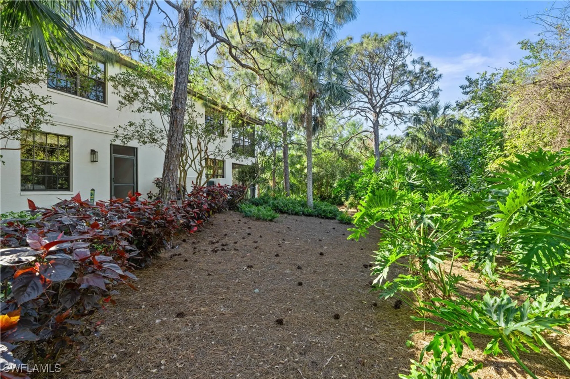 Property Slideshow image 31 of 35 | 27021 oakwood lake dr apt 102, Bonita Springs, FL, 34134