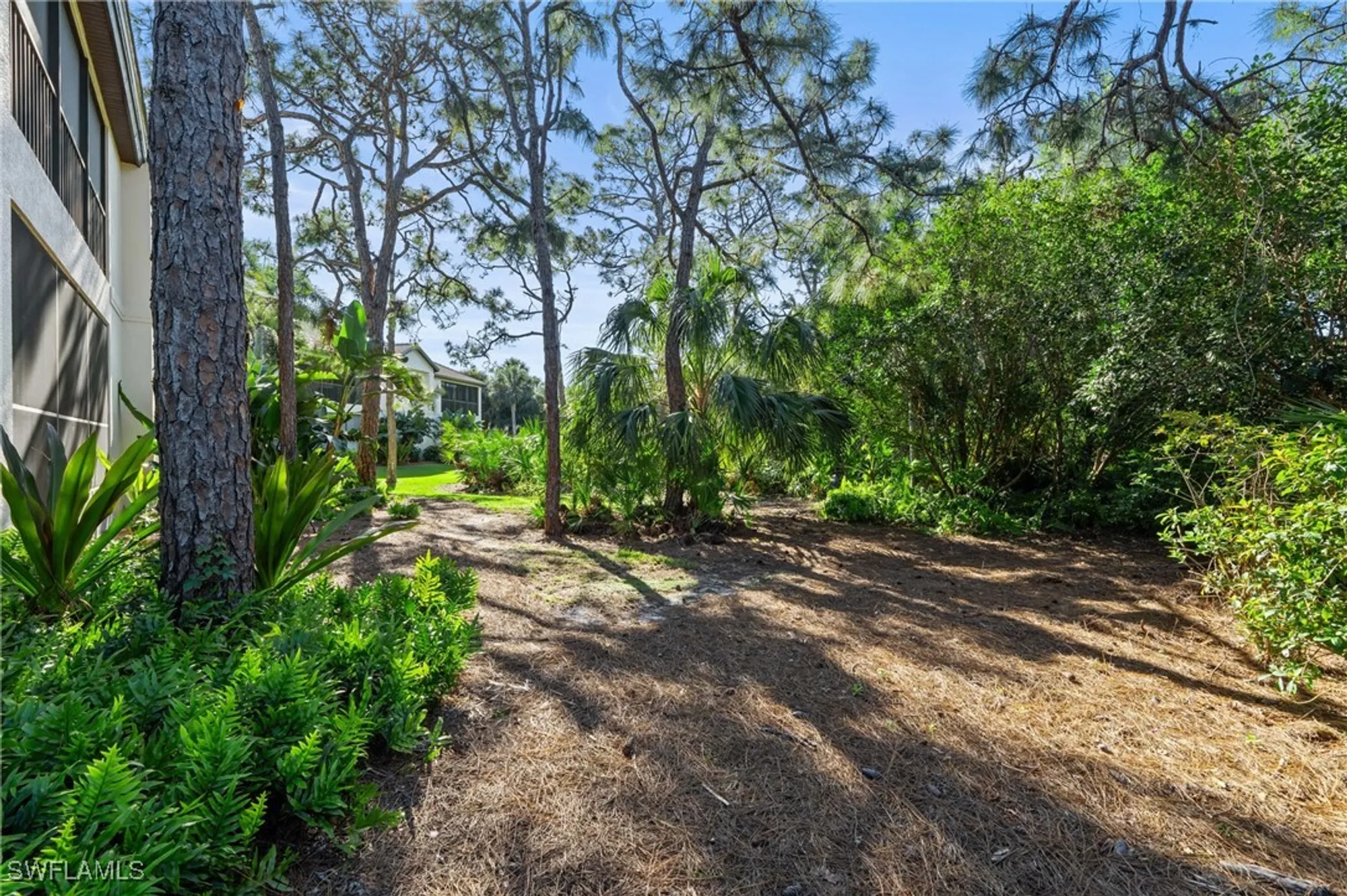 Property Slideshow image 5 of 35 | 27021 oakwood lake dr apt 102, Bonita Springs, FL, 34134