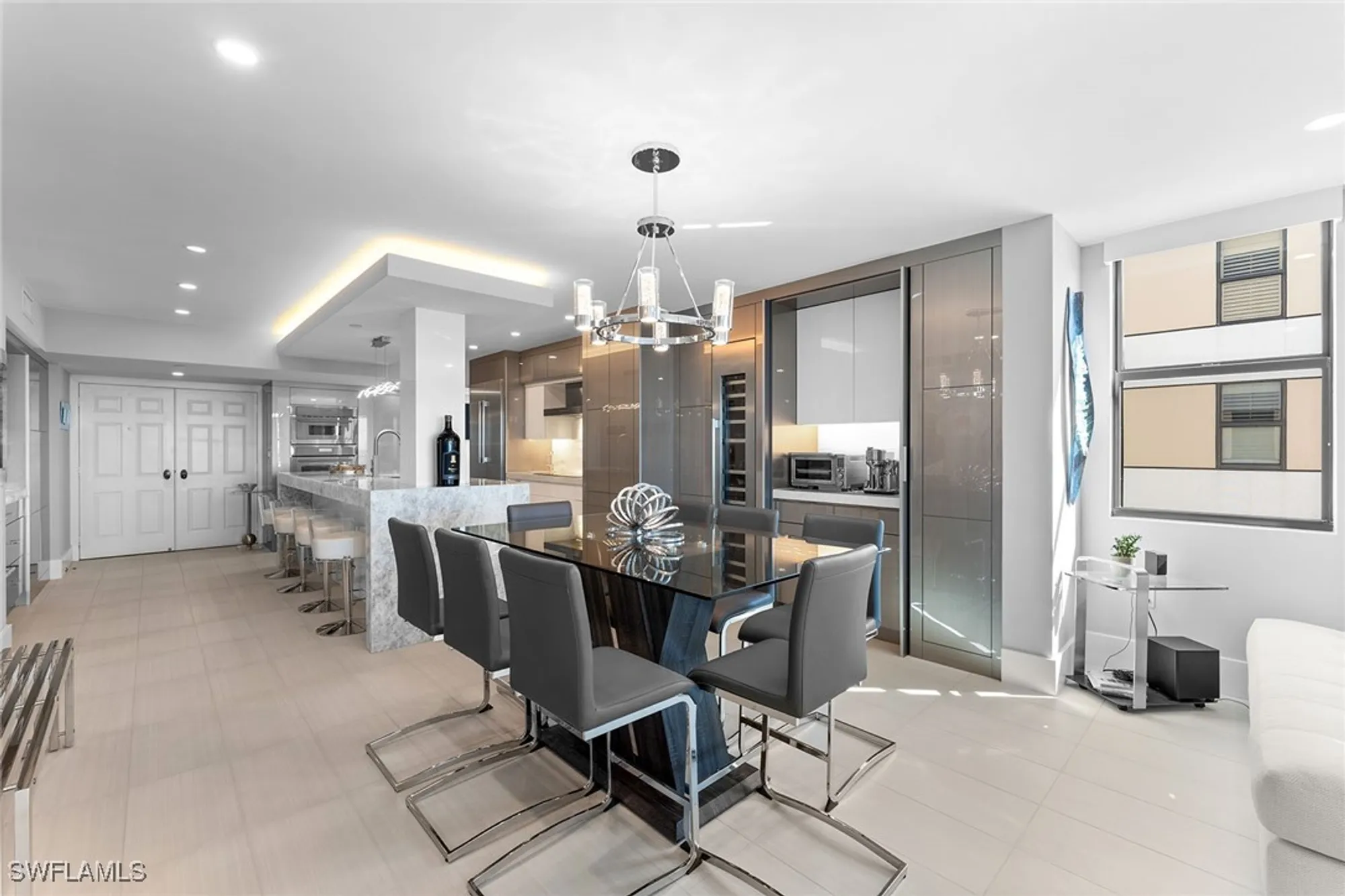 Property Slideshow image 11 of 34 | 3100 gulf shore blvd n apt 504, Naples, FL, 34103