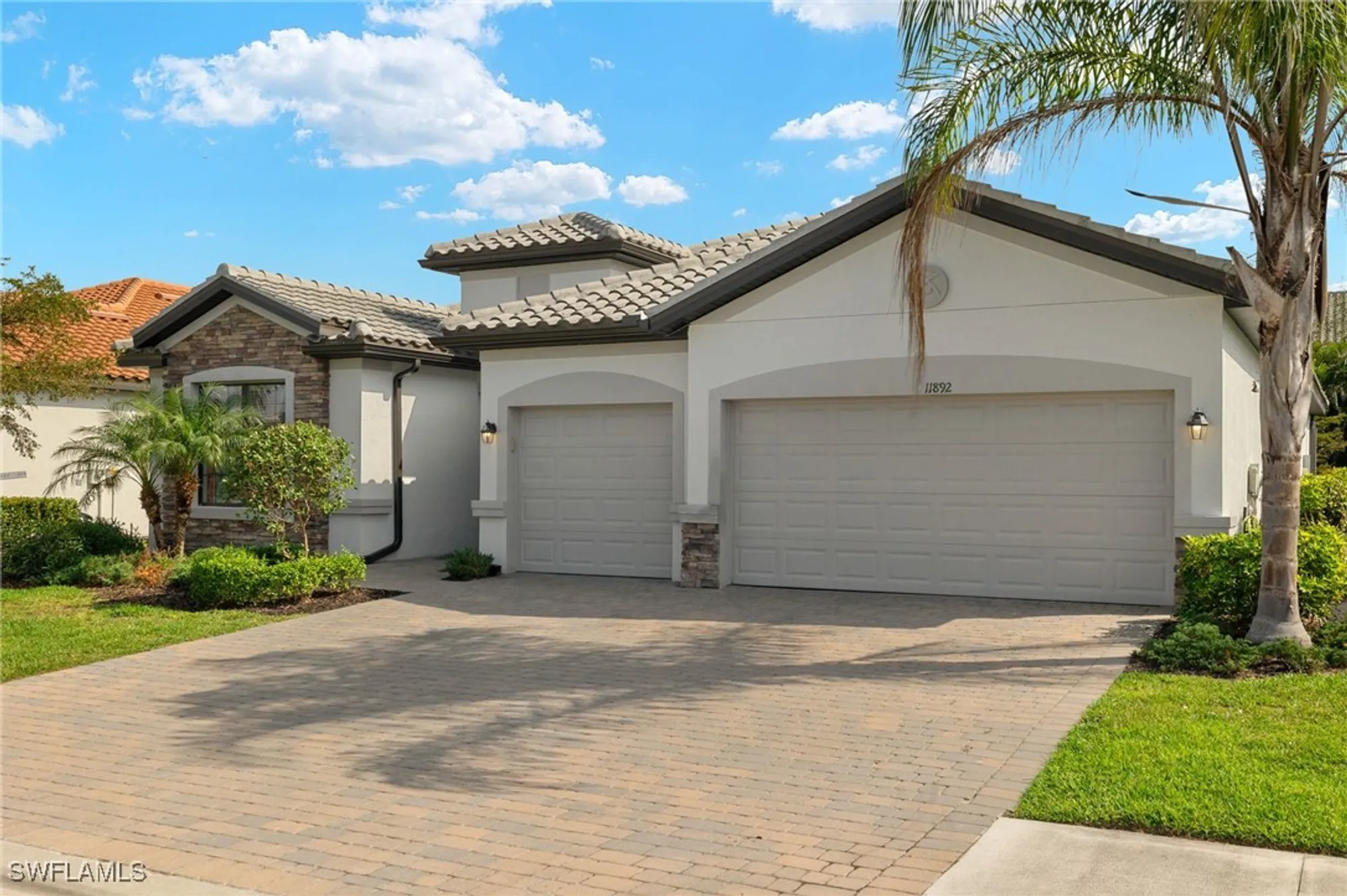 Property Slideshow image 4 of 39 | 11892 hickory estate cir, Fort Myers, FL, 33913