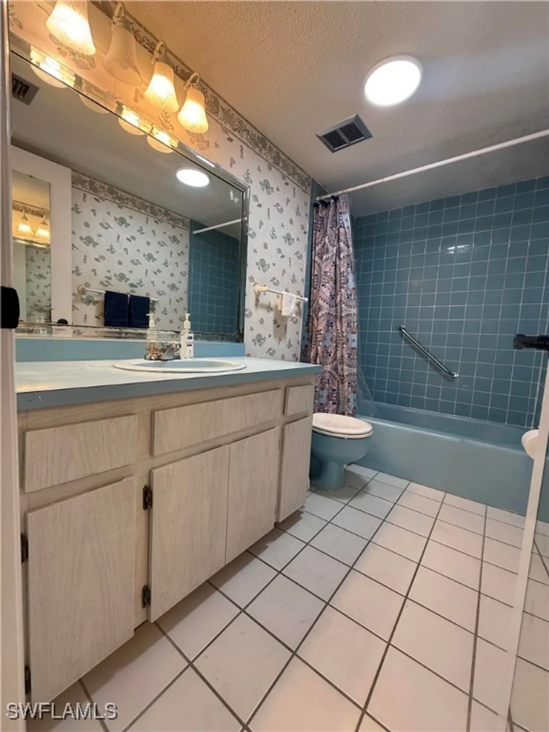 Property Slideshow image 9 of 31 | 1828 pine valley dr 209, Fort Myers, FL, 33907